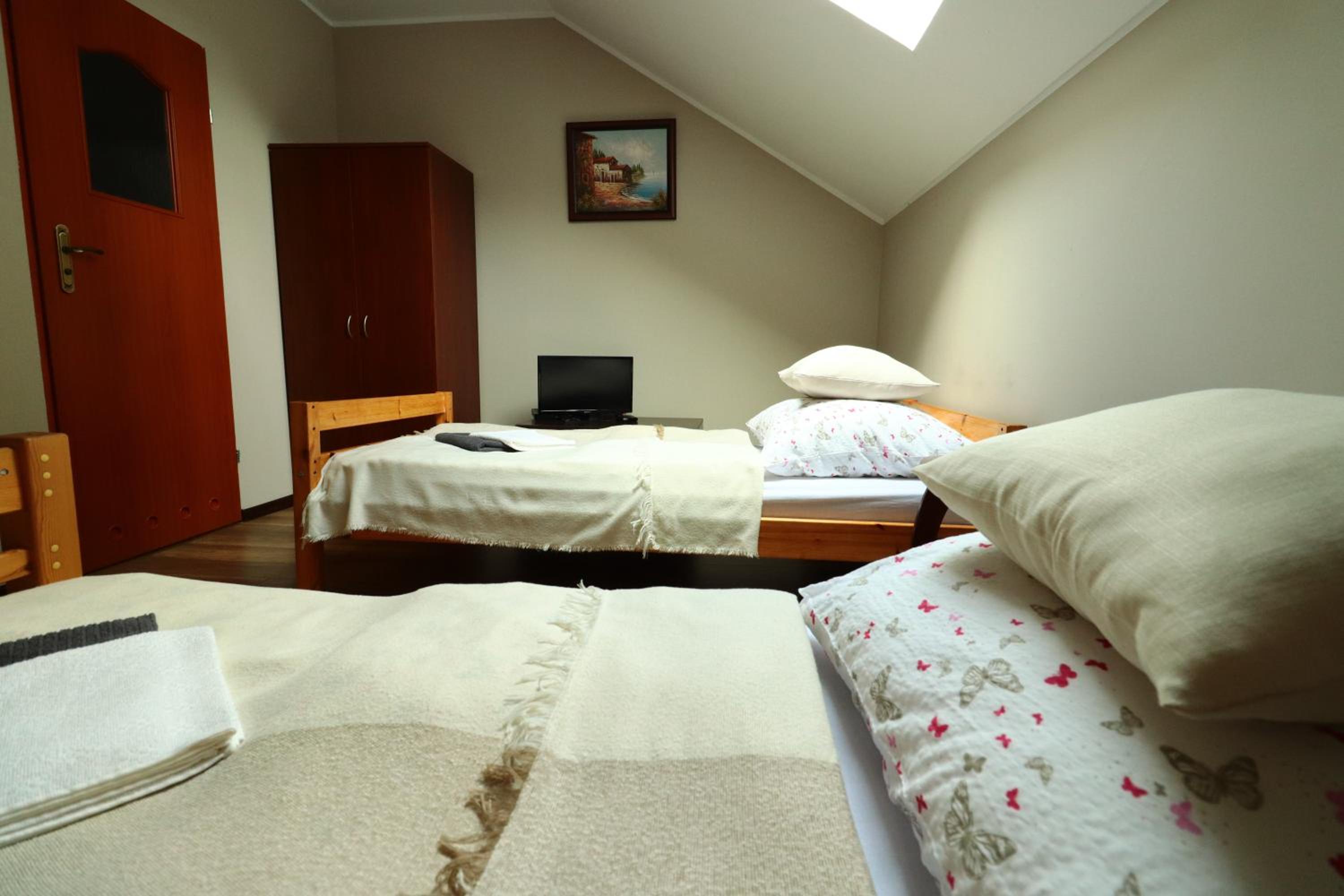 Double Room with Private Bathroom - Photo 1