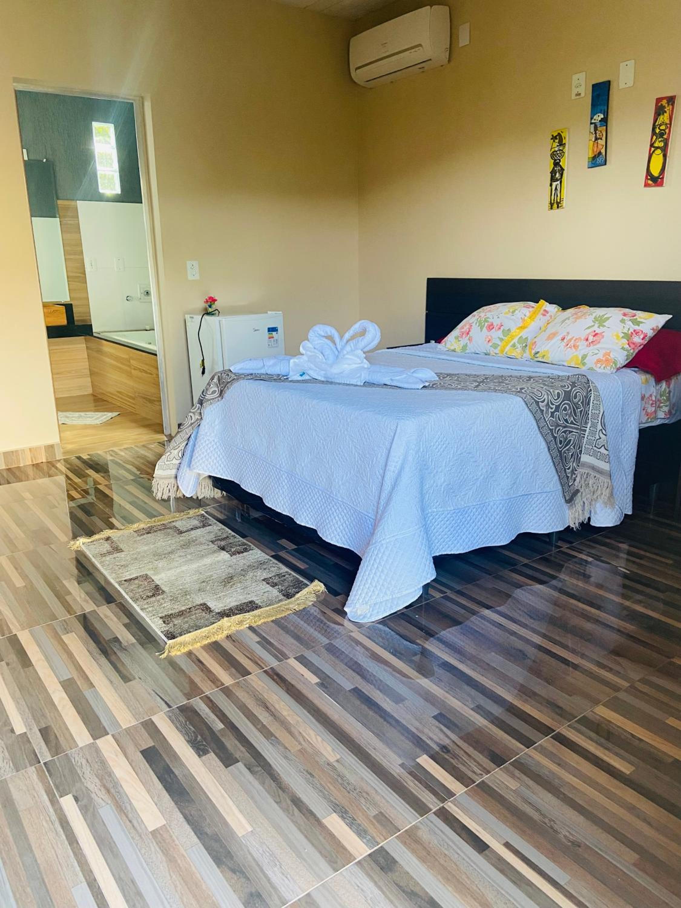 Deluxe Suite with Spa Bath photo 1