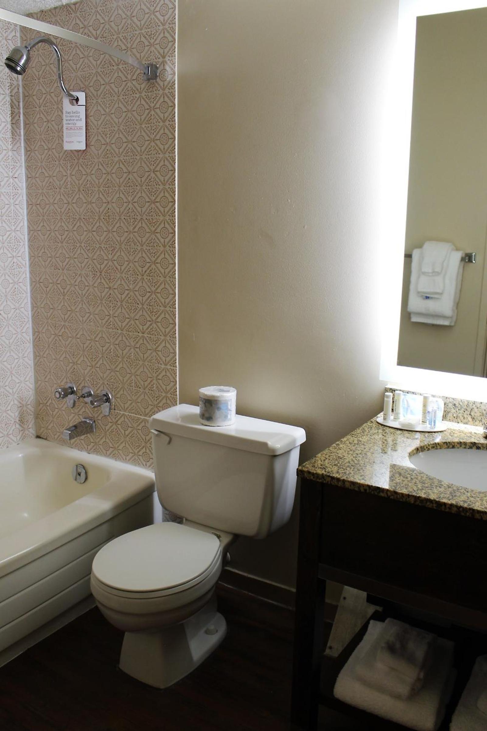Two - Bedroom Suite - Non-Smoking - Photo 2