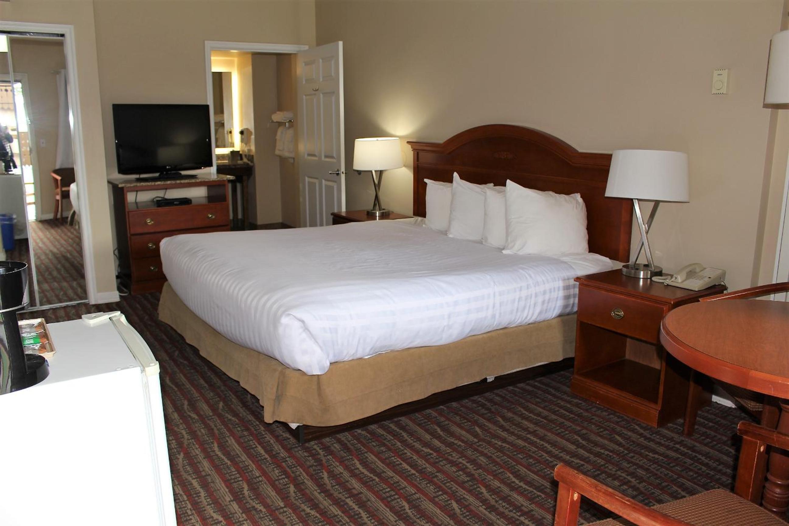 King Room - Mobility Access/Non-Smoking - Photo 4