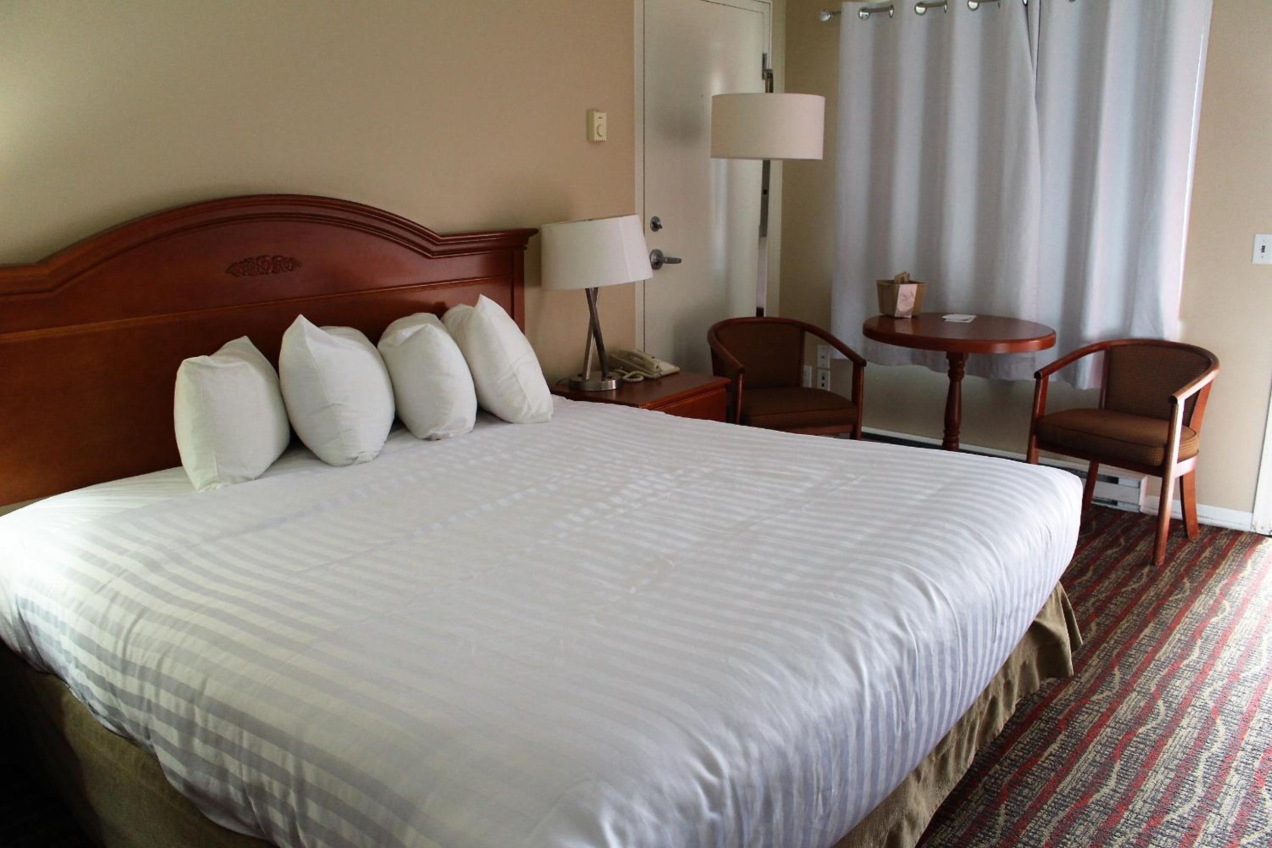 King Room - Mobility Access/Non-Smoking - Photo 1