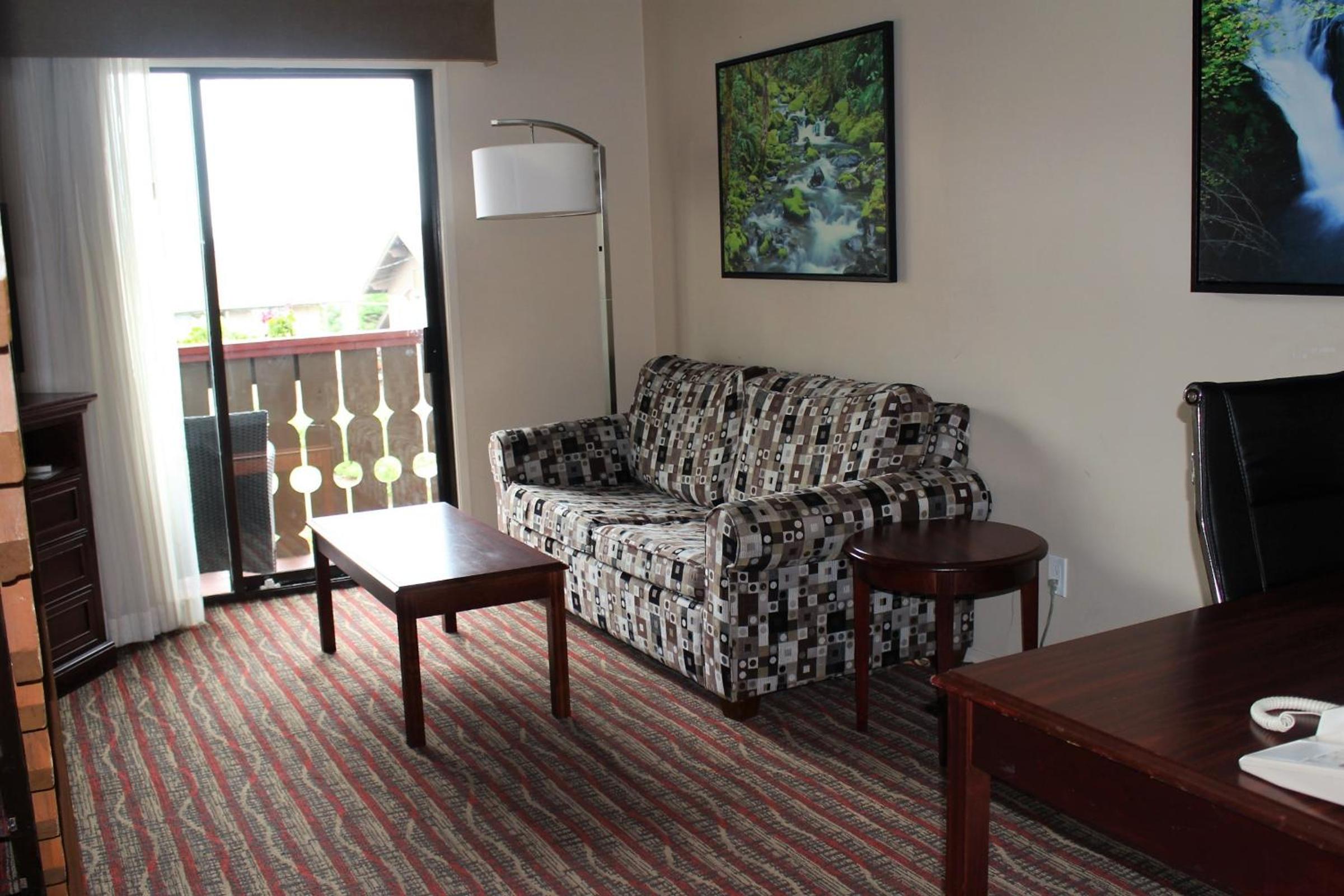 King Studio Suite with Ocean View - Non-Smoking - Photo 6