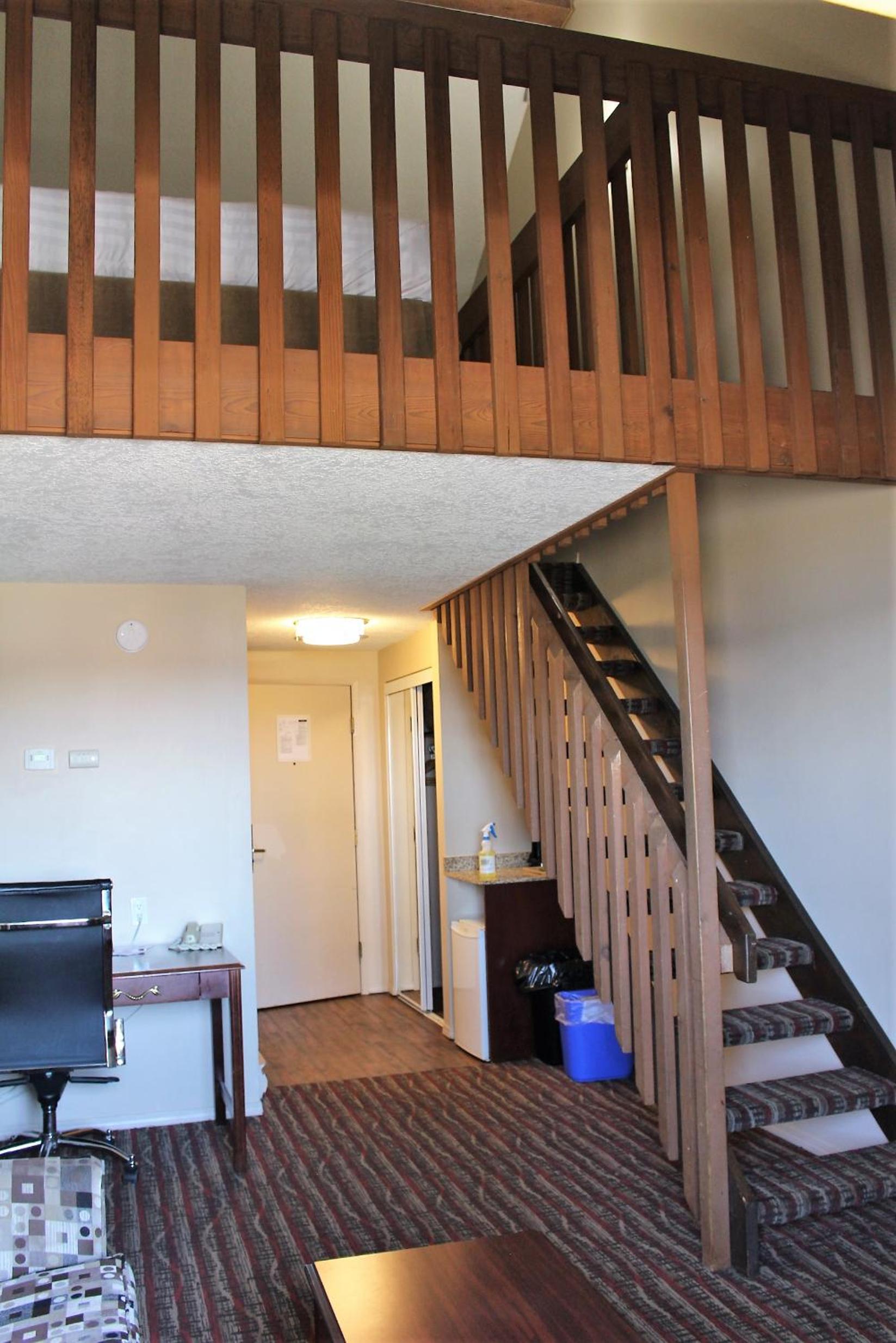 Queen StudioSuite with Two Queen Beds and Ocean View - Non-Smoking - Photo 4