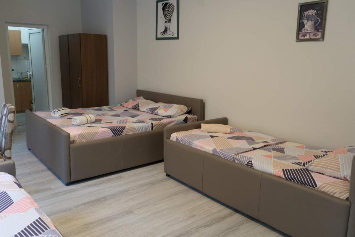 One-Bedroom Apartment photo 2