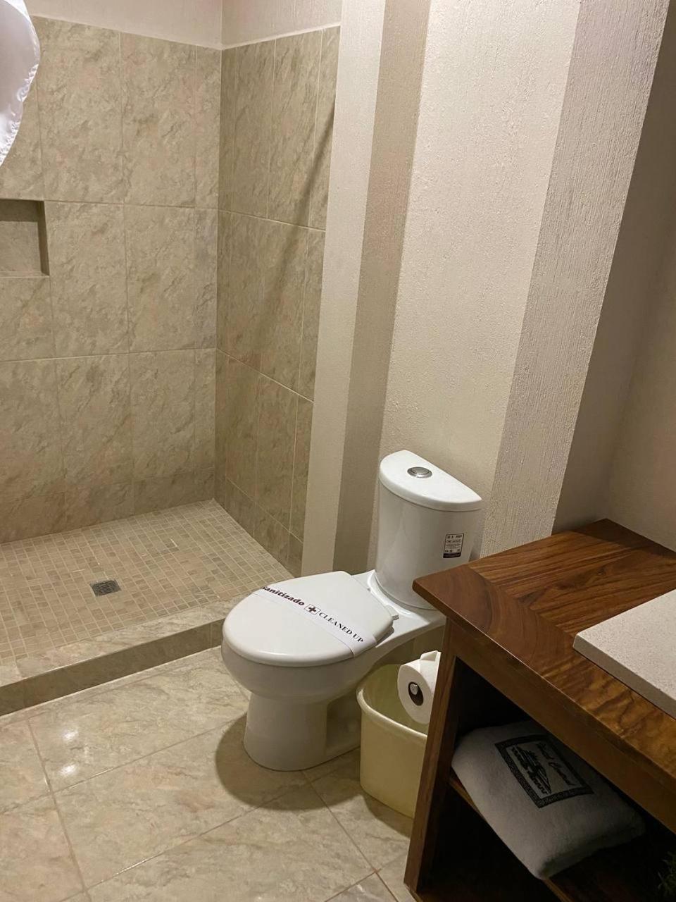 Double Room - Photo 12