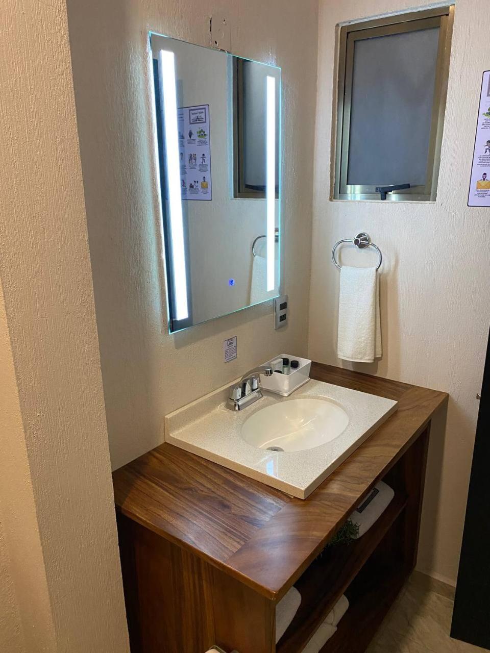 Double Room - Photo 16