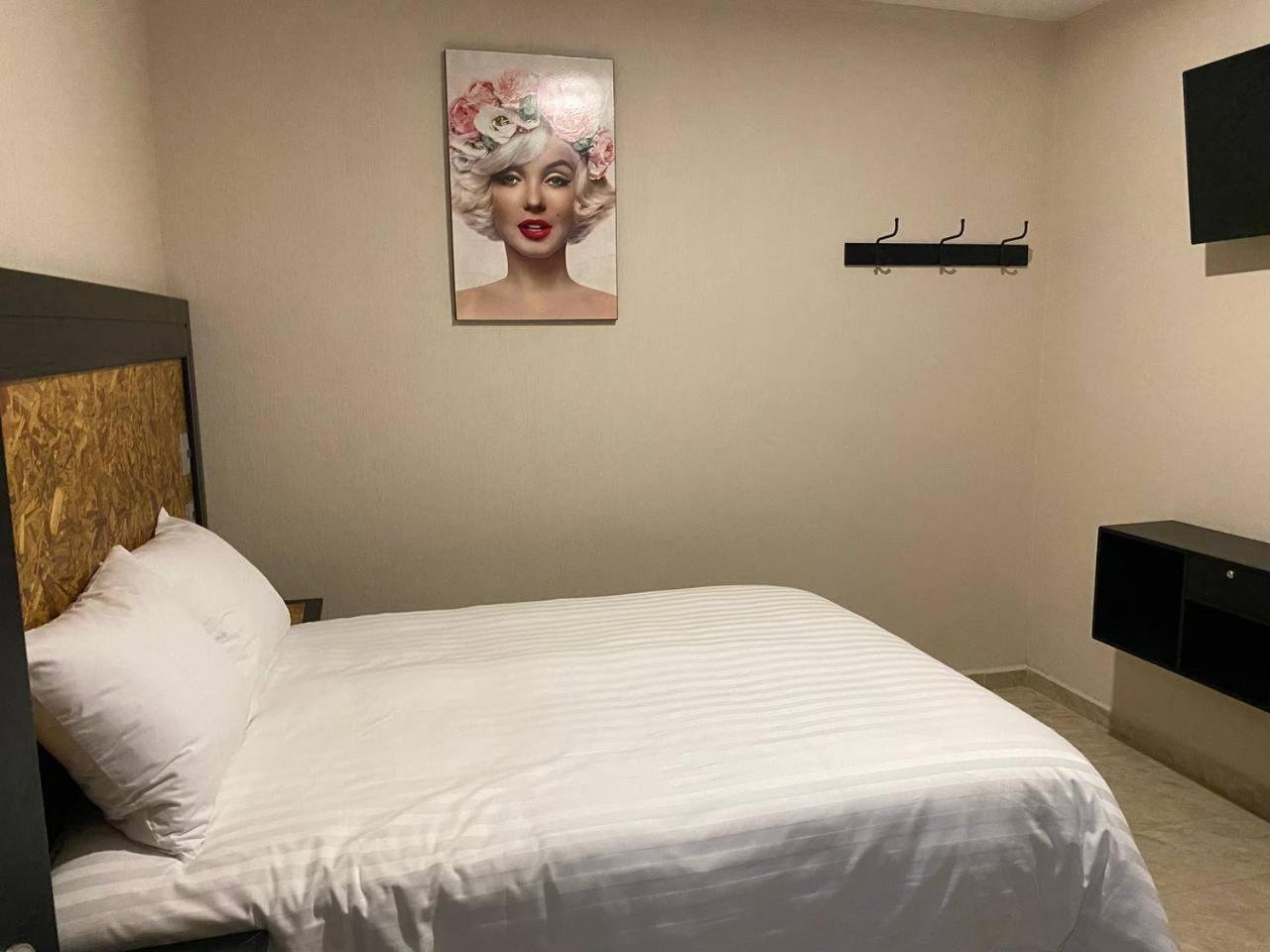 Double Room - Photo 2
