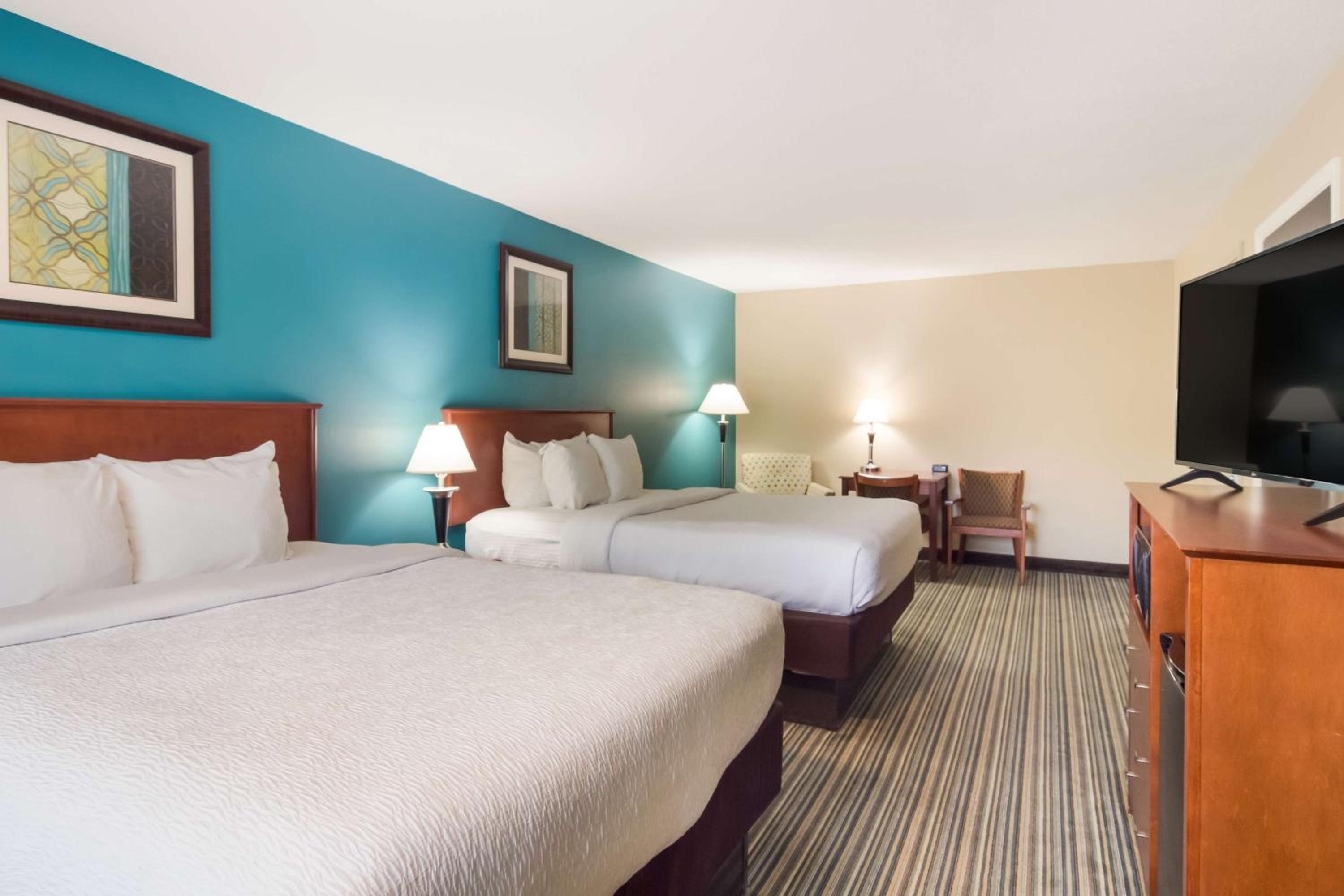 Queen Room with Two Queen Beds - Photo 1