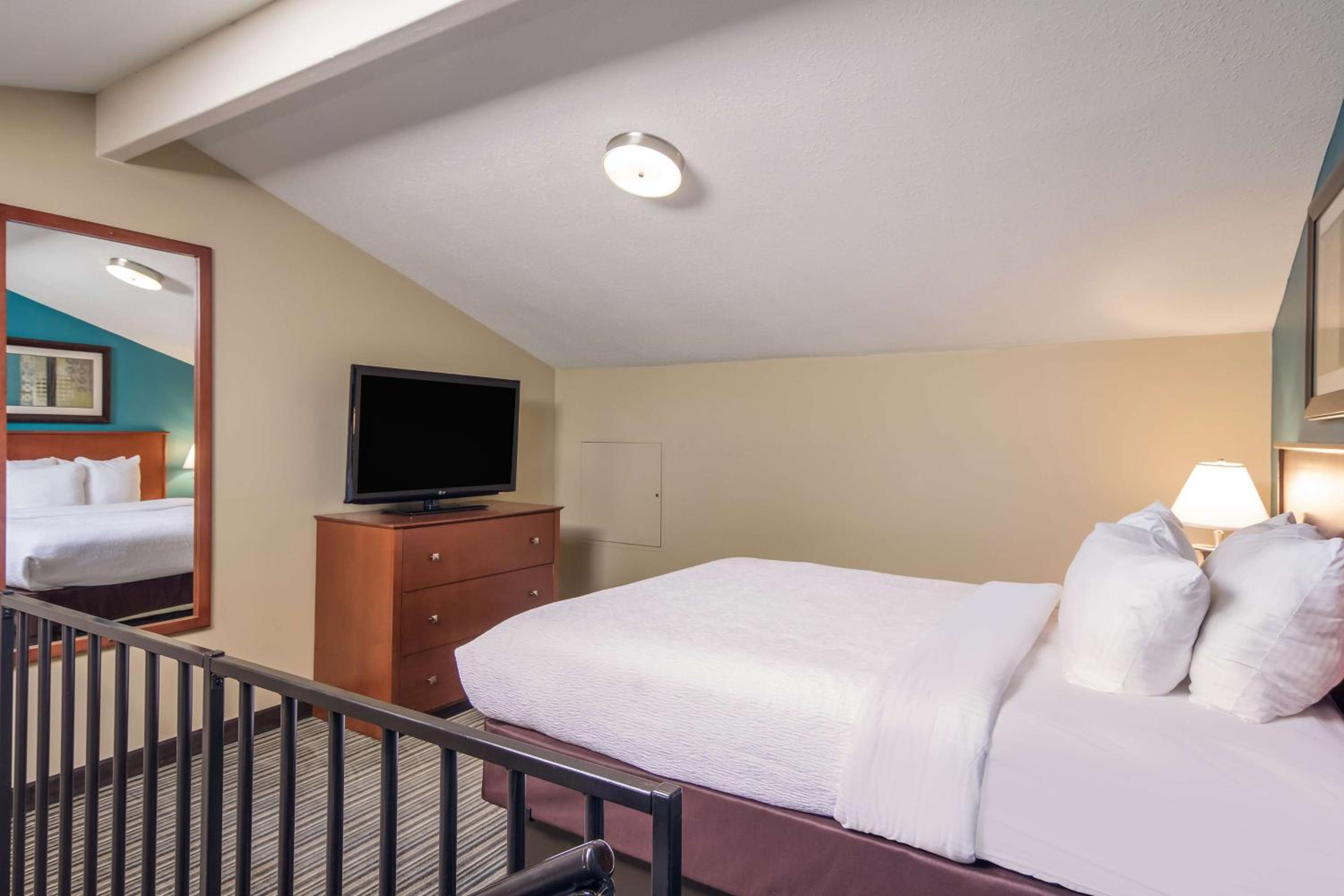 Queen Suite with Two Queen Beds - Loft - Photo 1