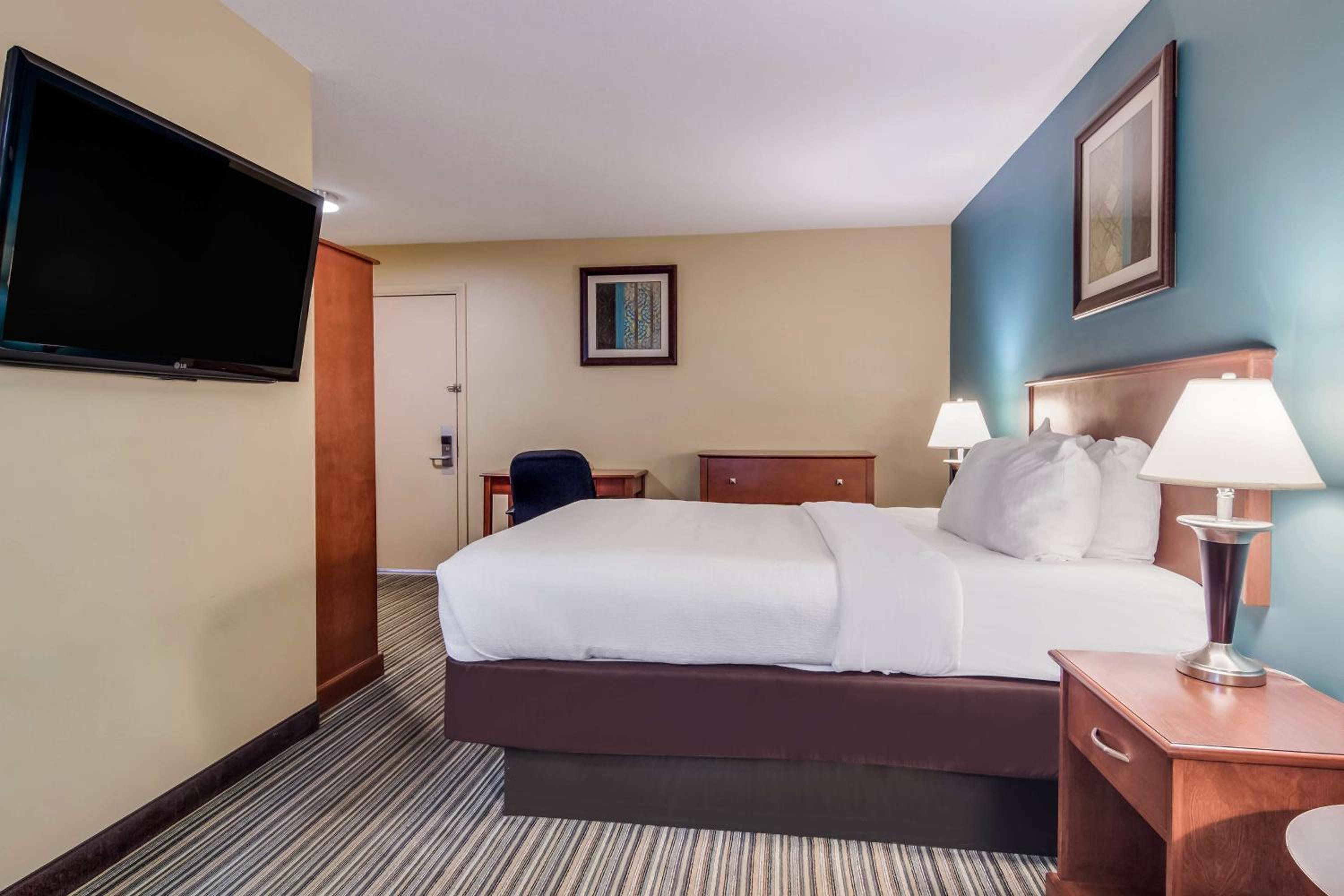 Queen Room - Photo 1