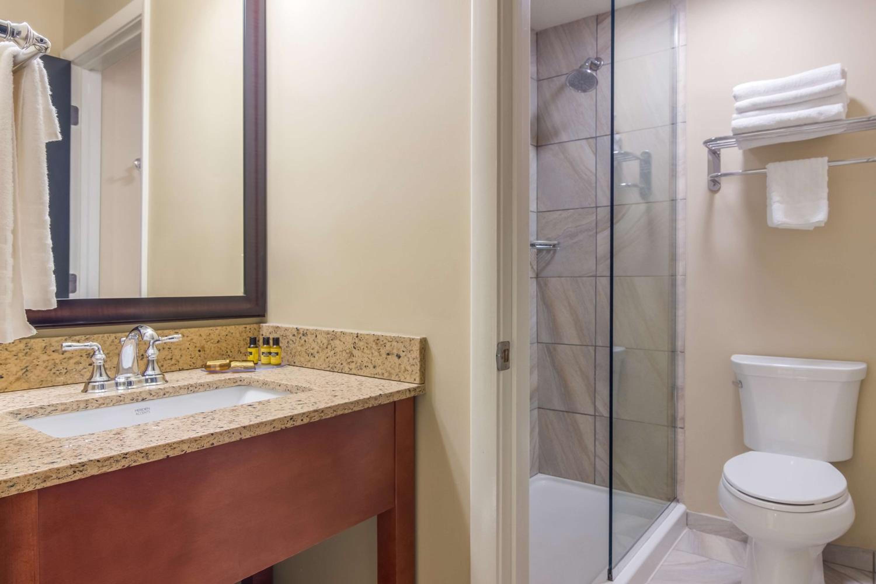 Queen Suite with Two Queen Beds - Loft - Photo 4