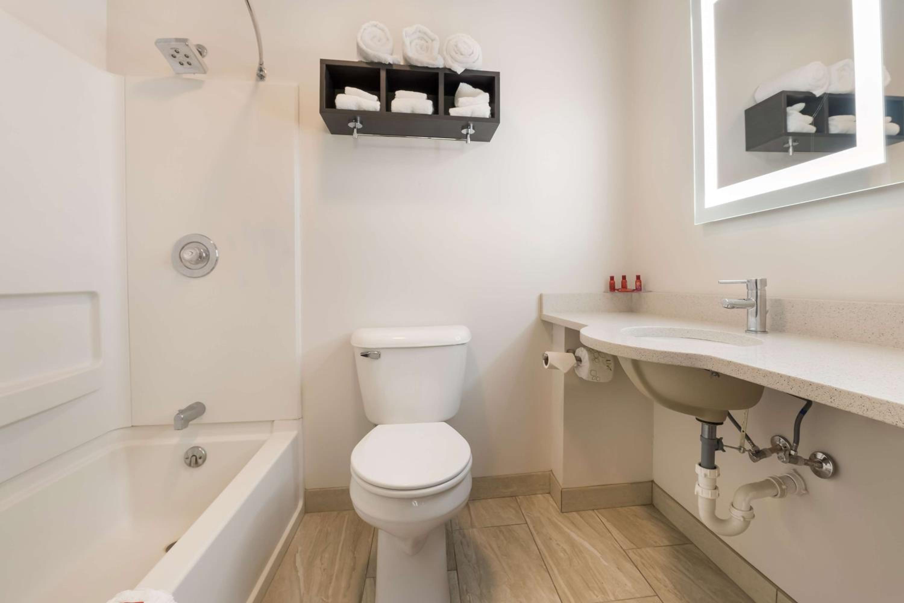 King Room - Disability Access - Photo 2