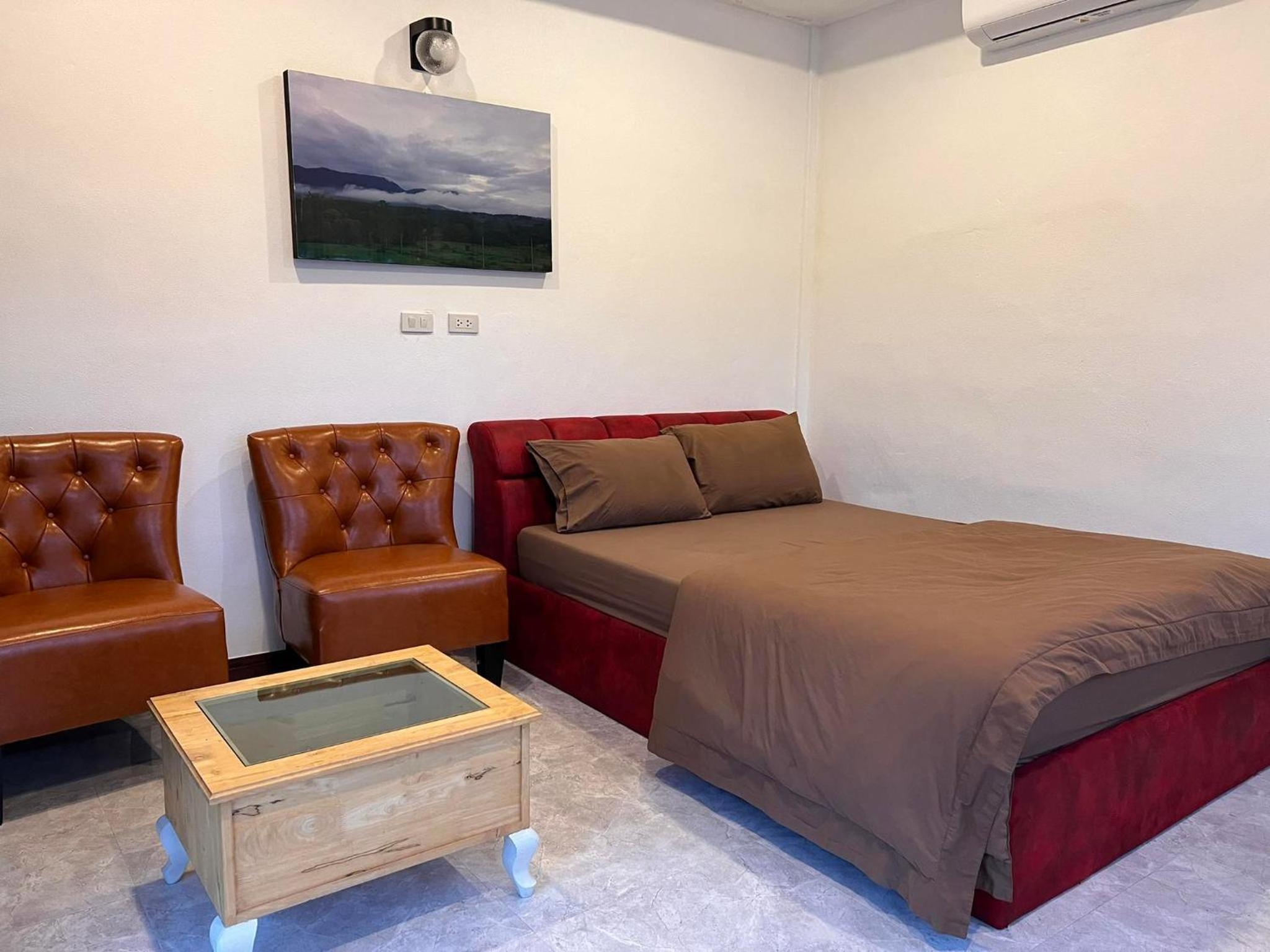 Deluxe Double Room with Balcony - Photo 3