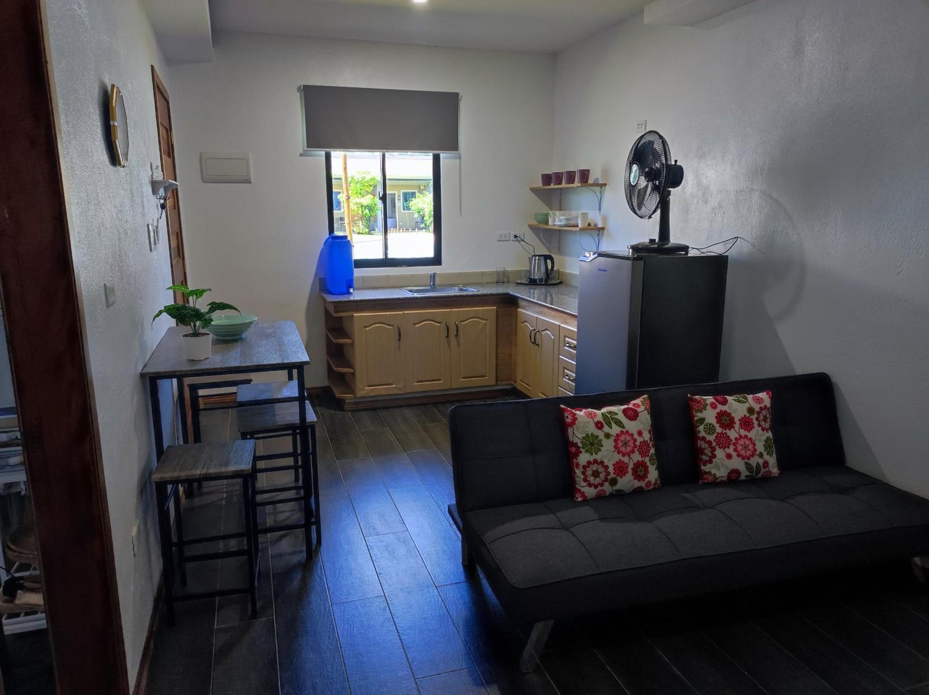 Family Room - Photo 16