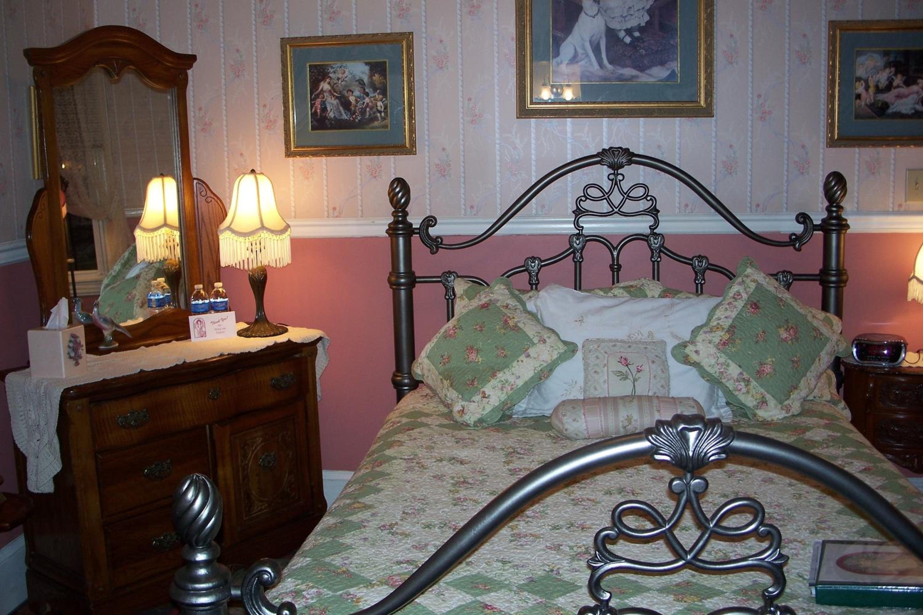 Town View Queen Room photo 1