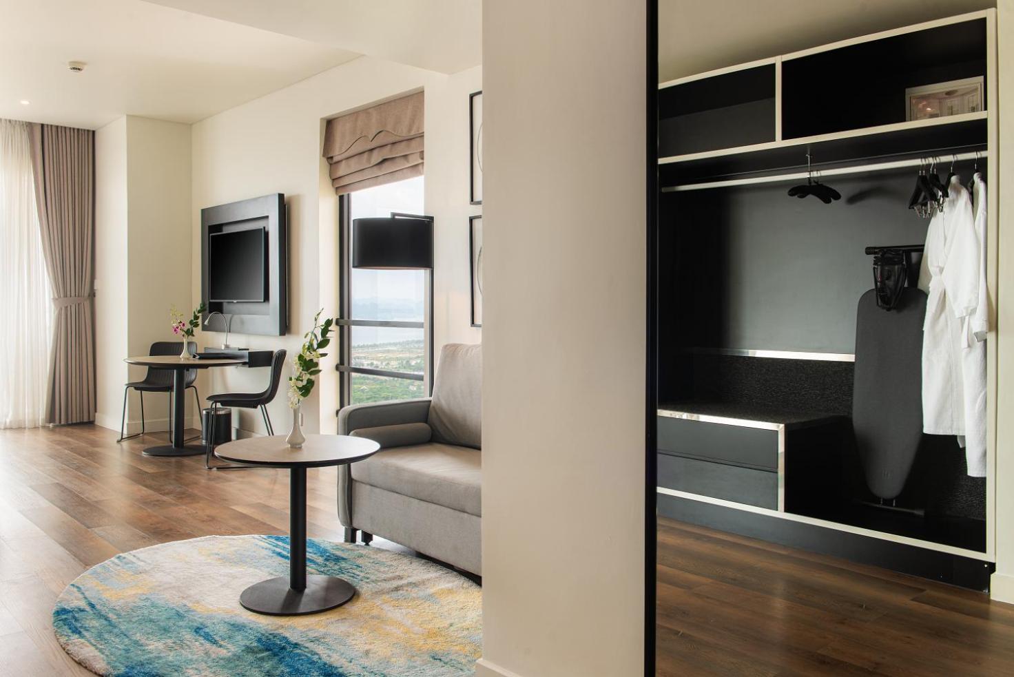 Premier Room - Non-Smoking - Photo 6