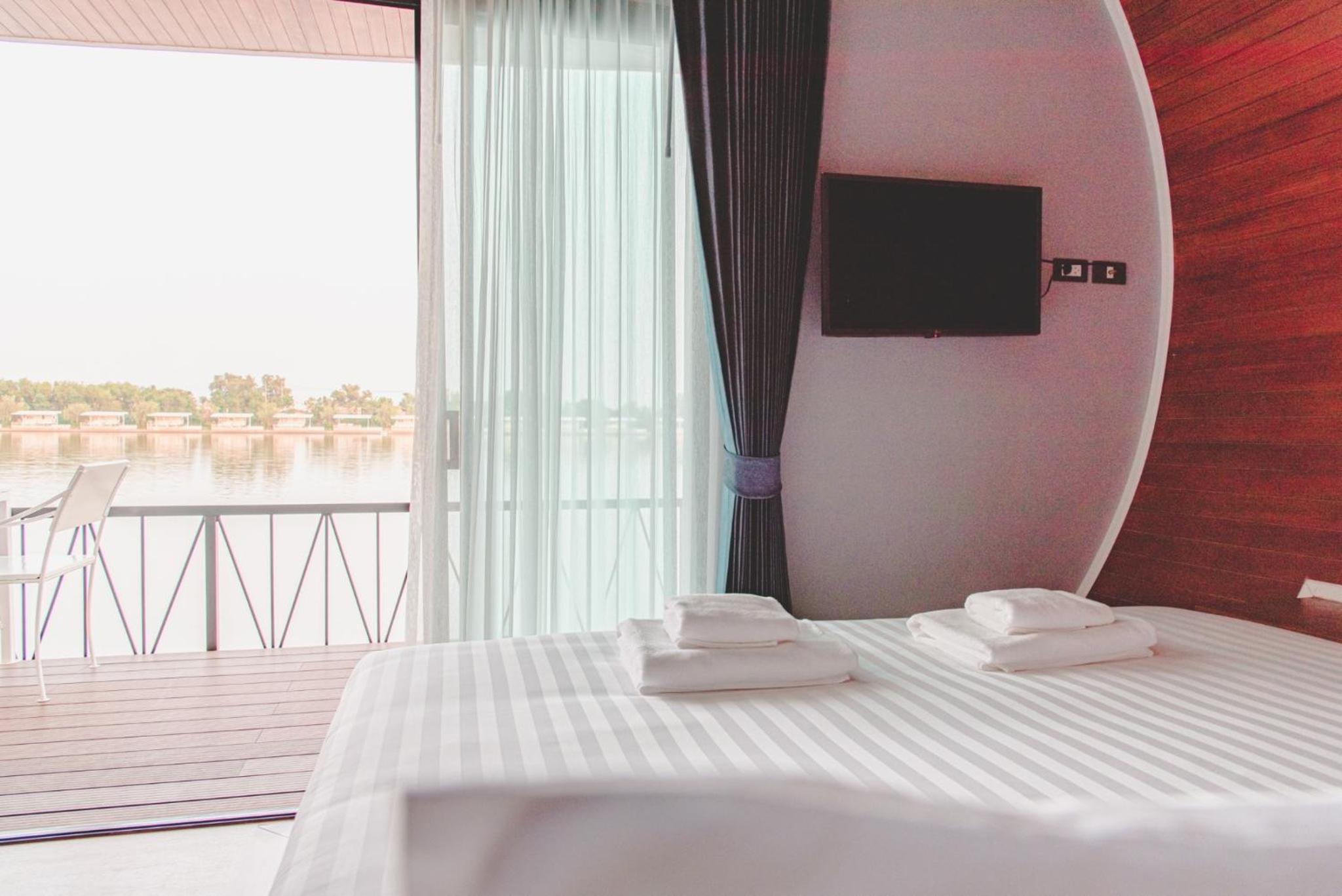 Double Room with Lake View