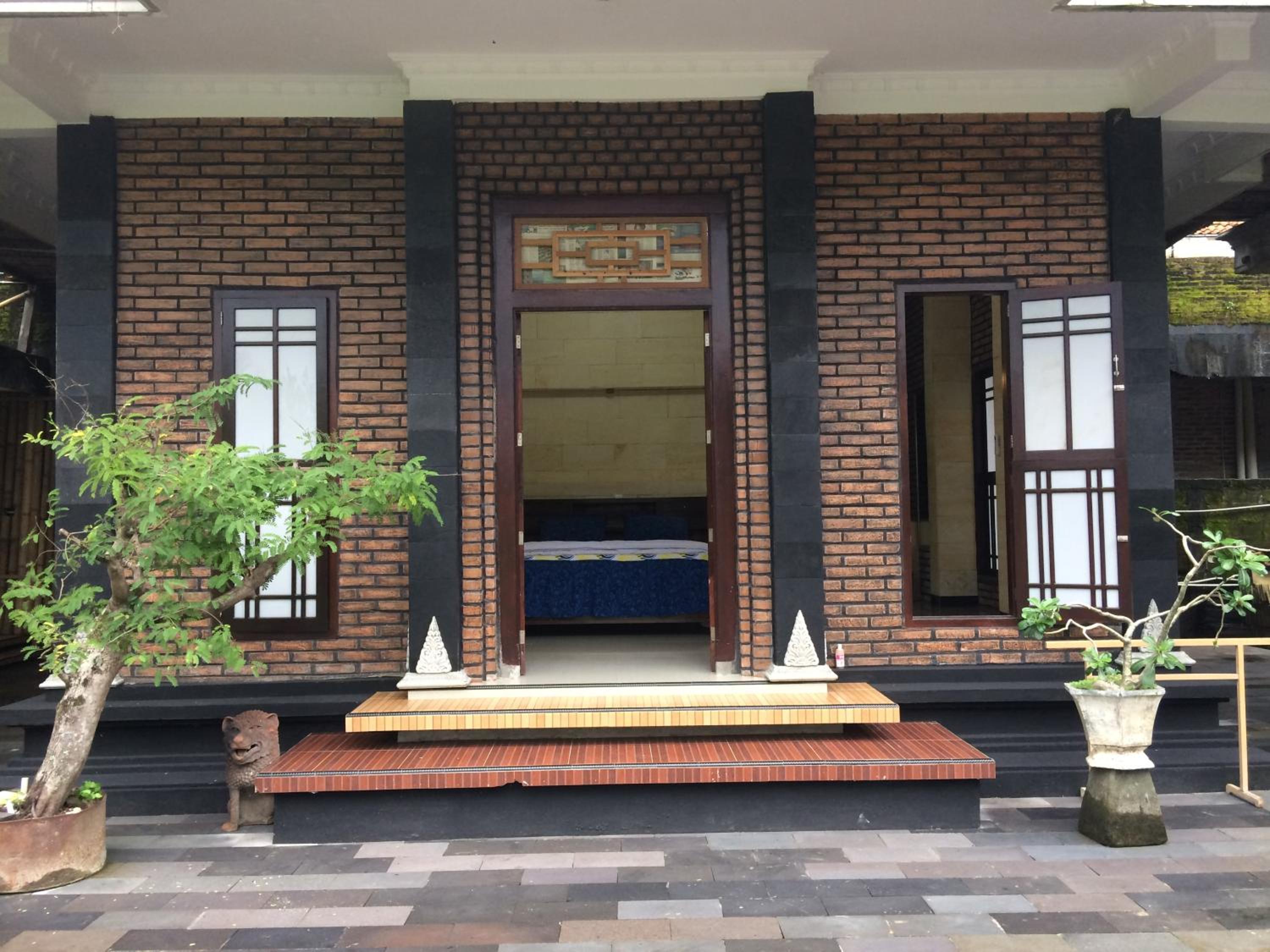 Family Room with Garden View - Photo 6