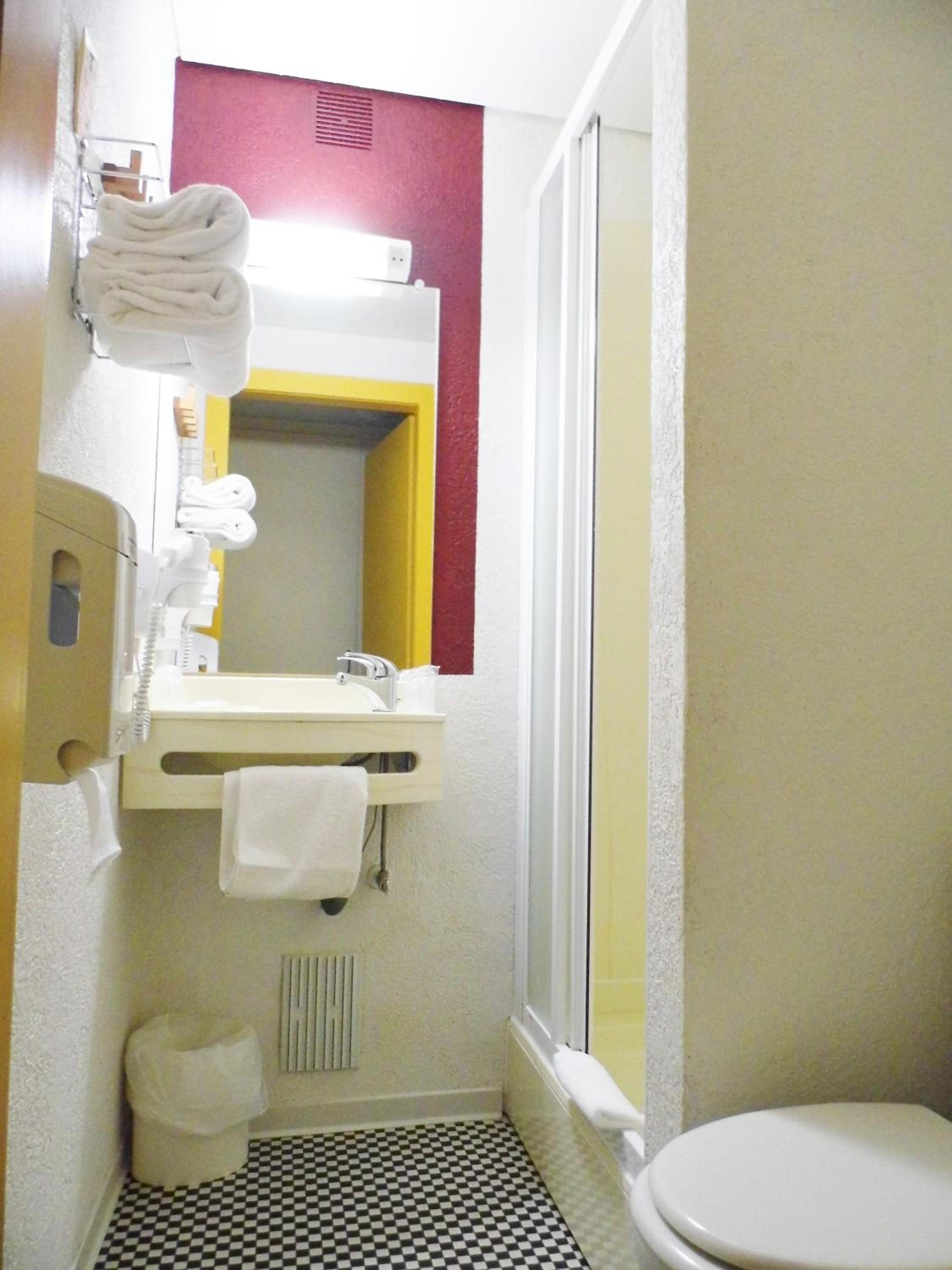 Economic Double Room photo 2