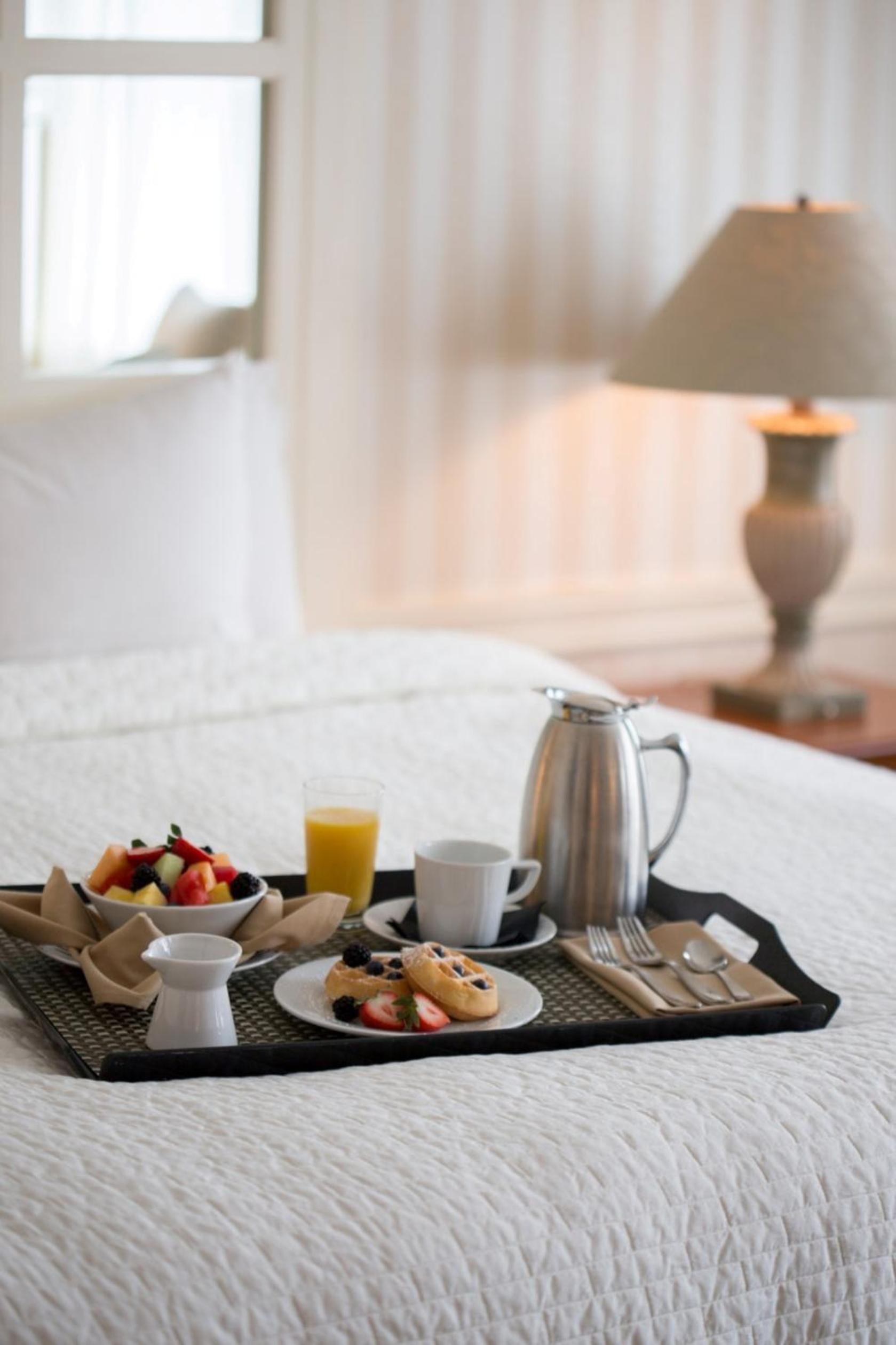 Executive Queen Room with Two Queen Beds - Photo 1