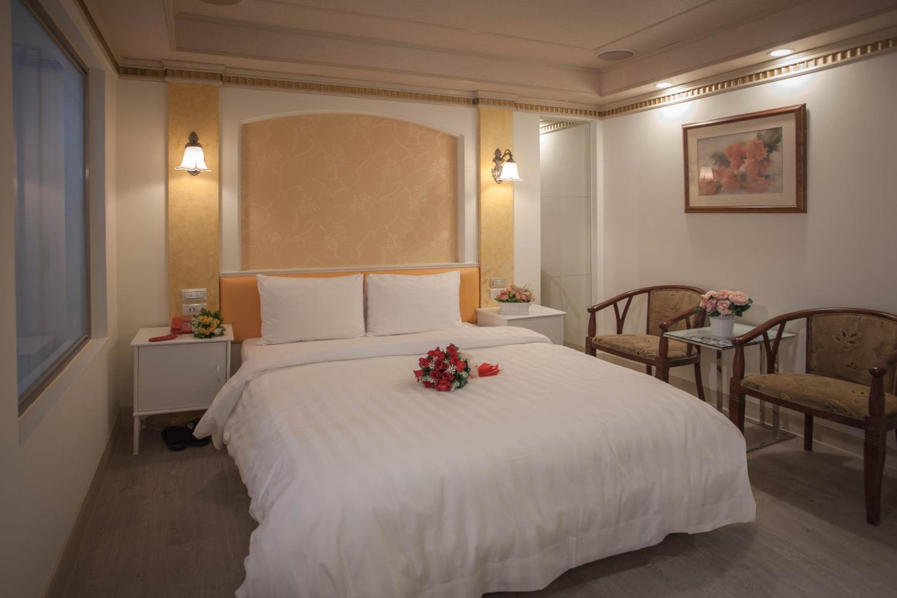 Queen Room with Spa Bath