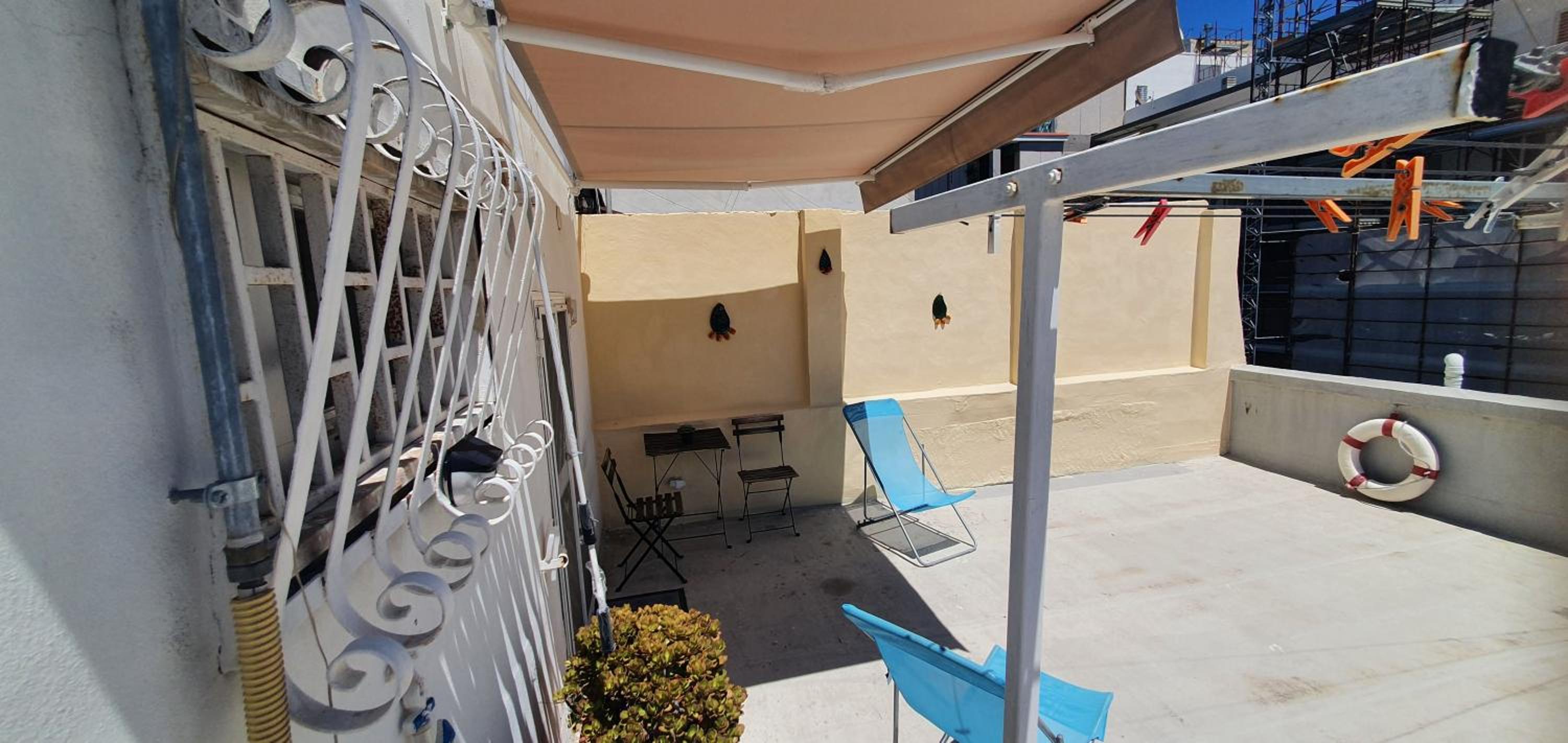 Apartment with Terrace - Photo 9
