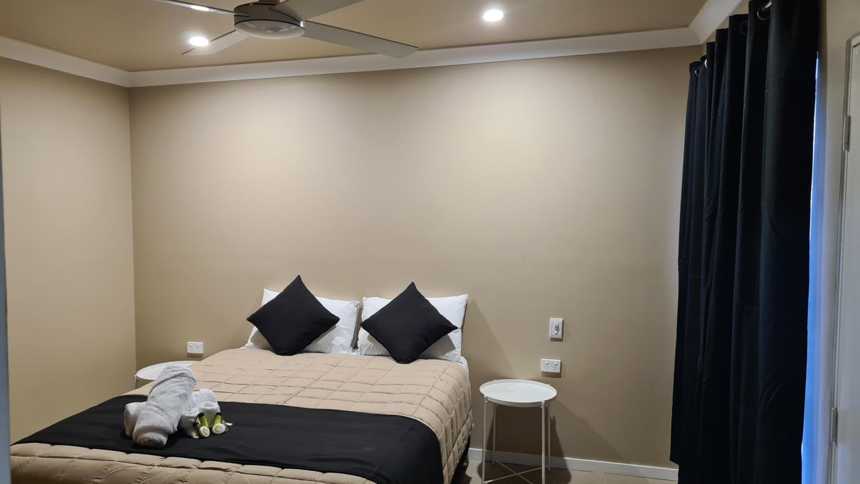 Queen Room - Photo 2