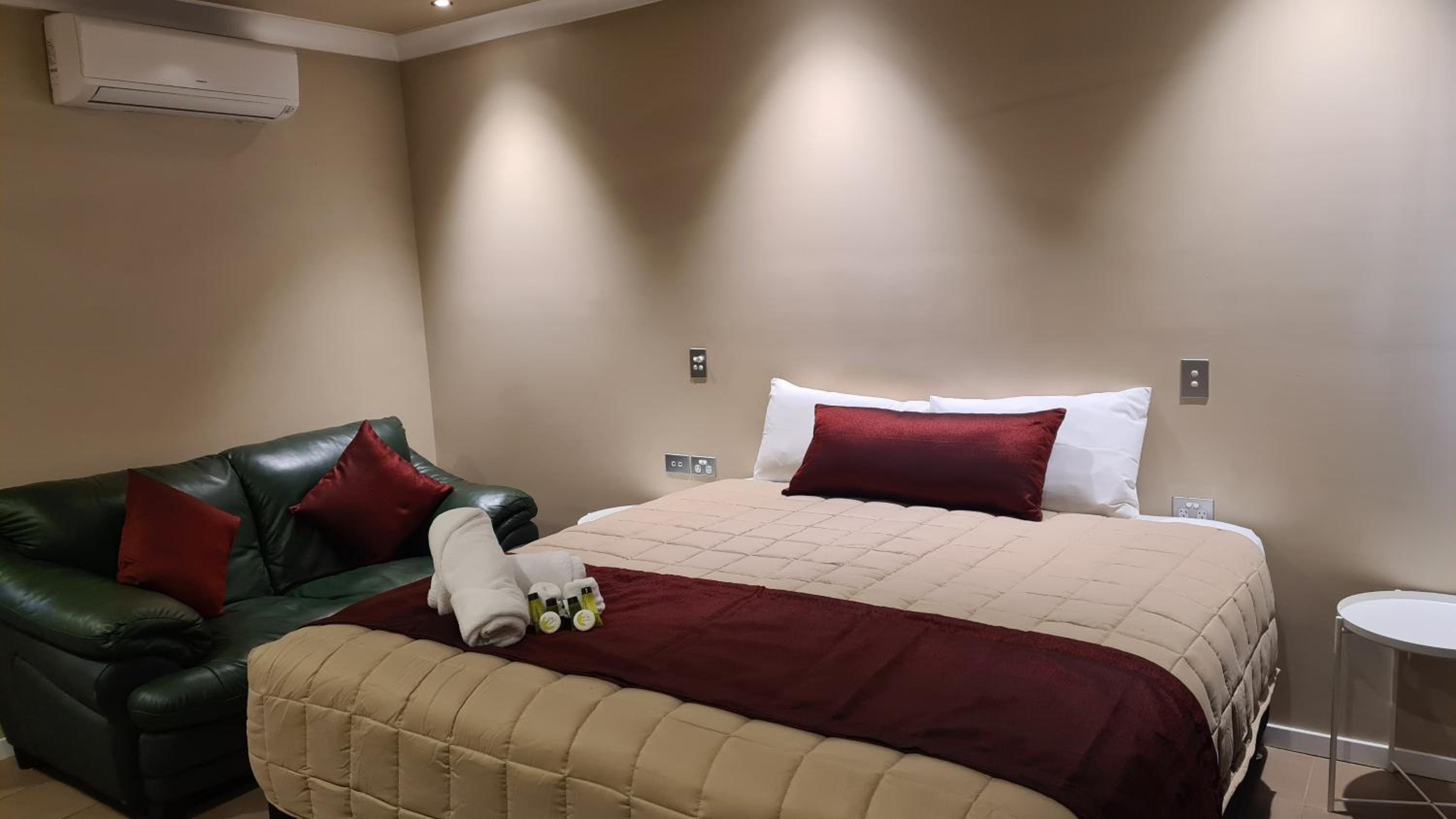 Queen Room - Photo 3