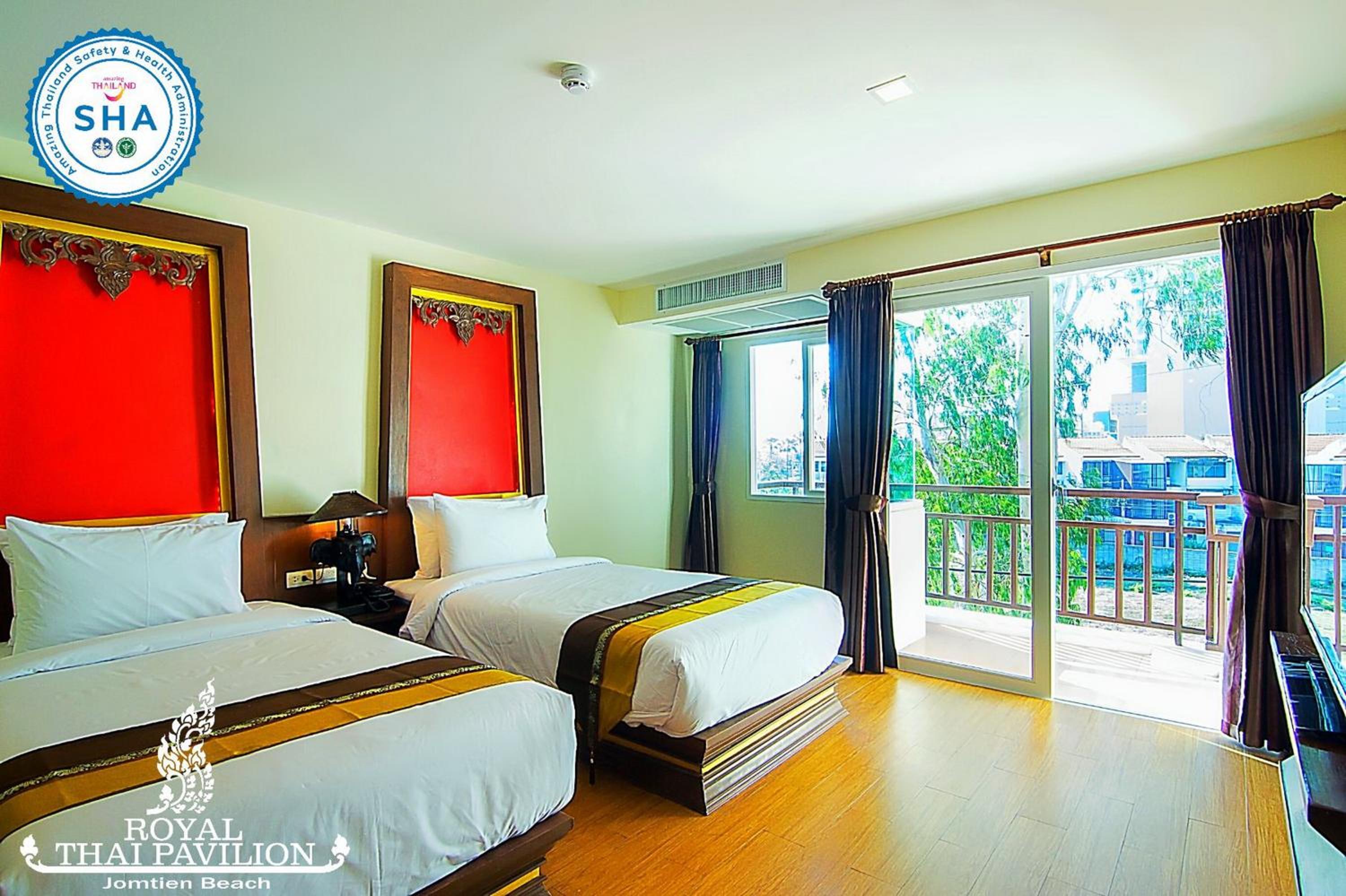 Deluxe Twin Room - Photo 11