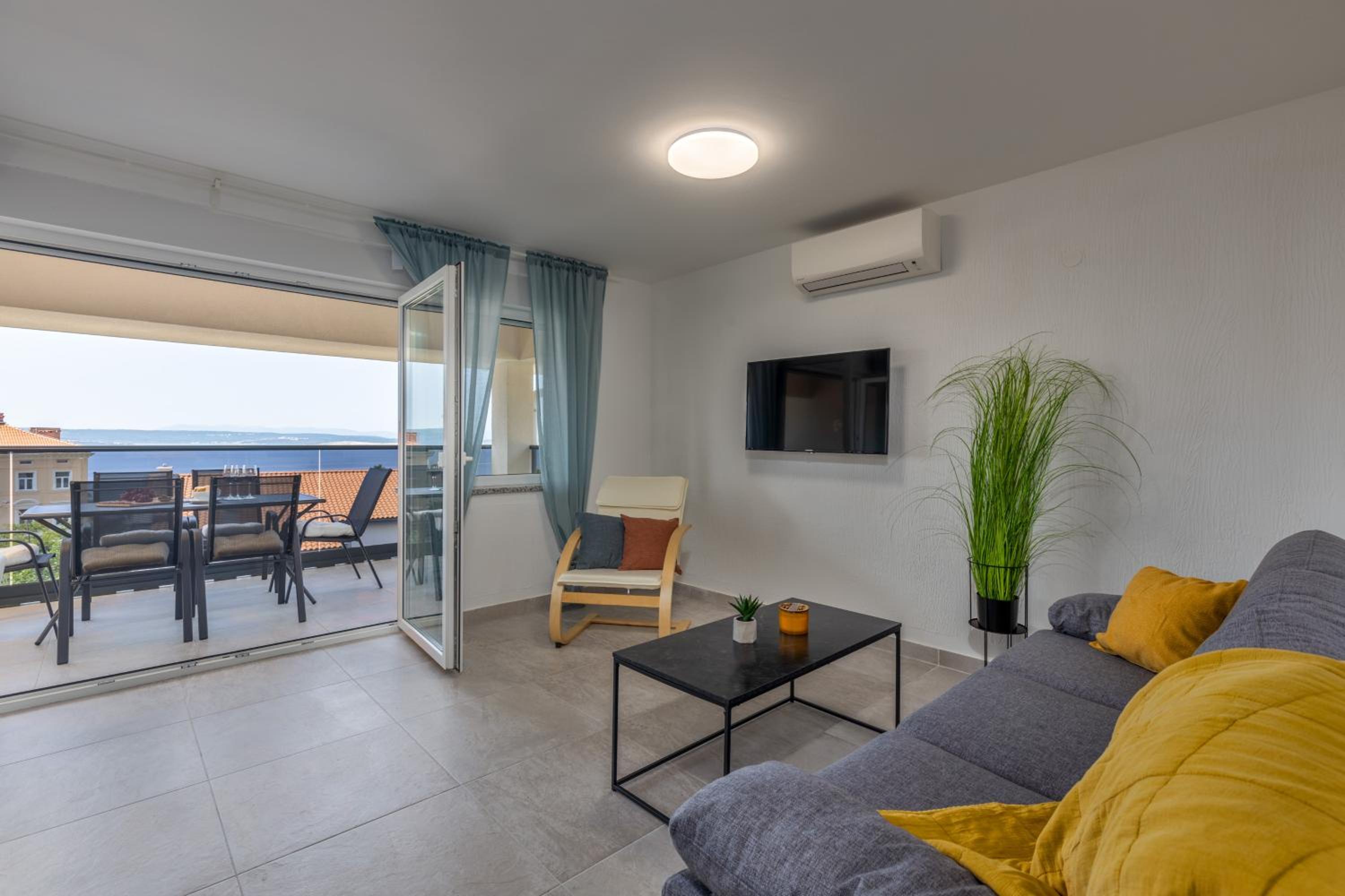 Three-Bedroom Premium Apartment - Photo 1