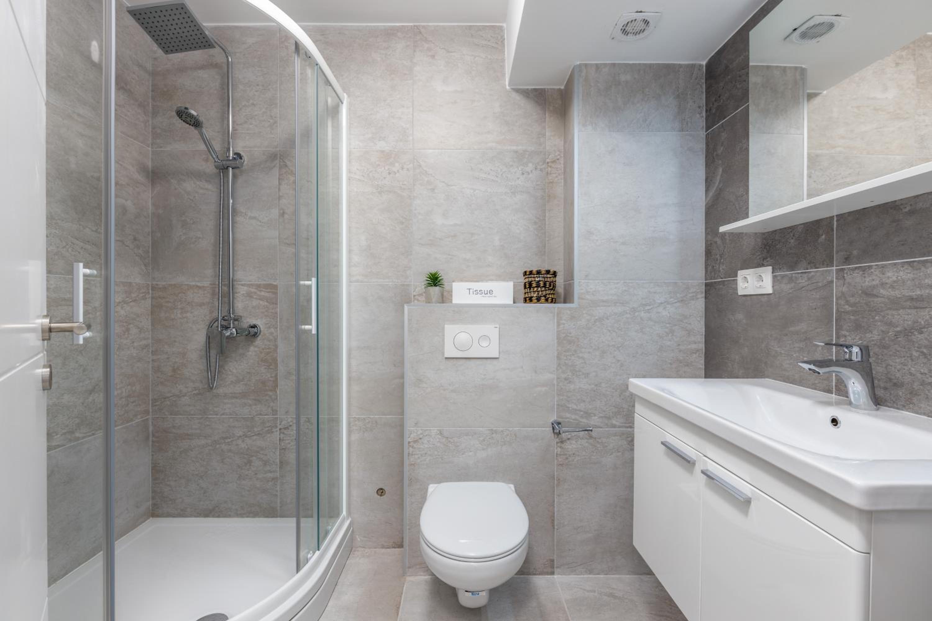 Three-Bedroom Premium Apartment - Photo 16