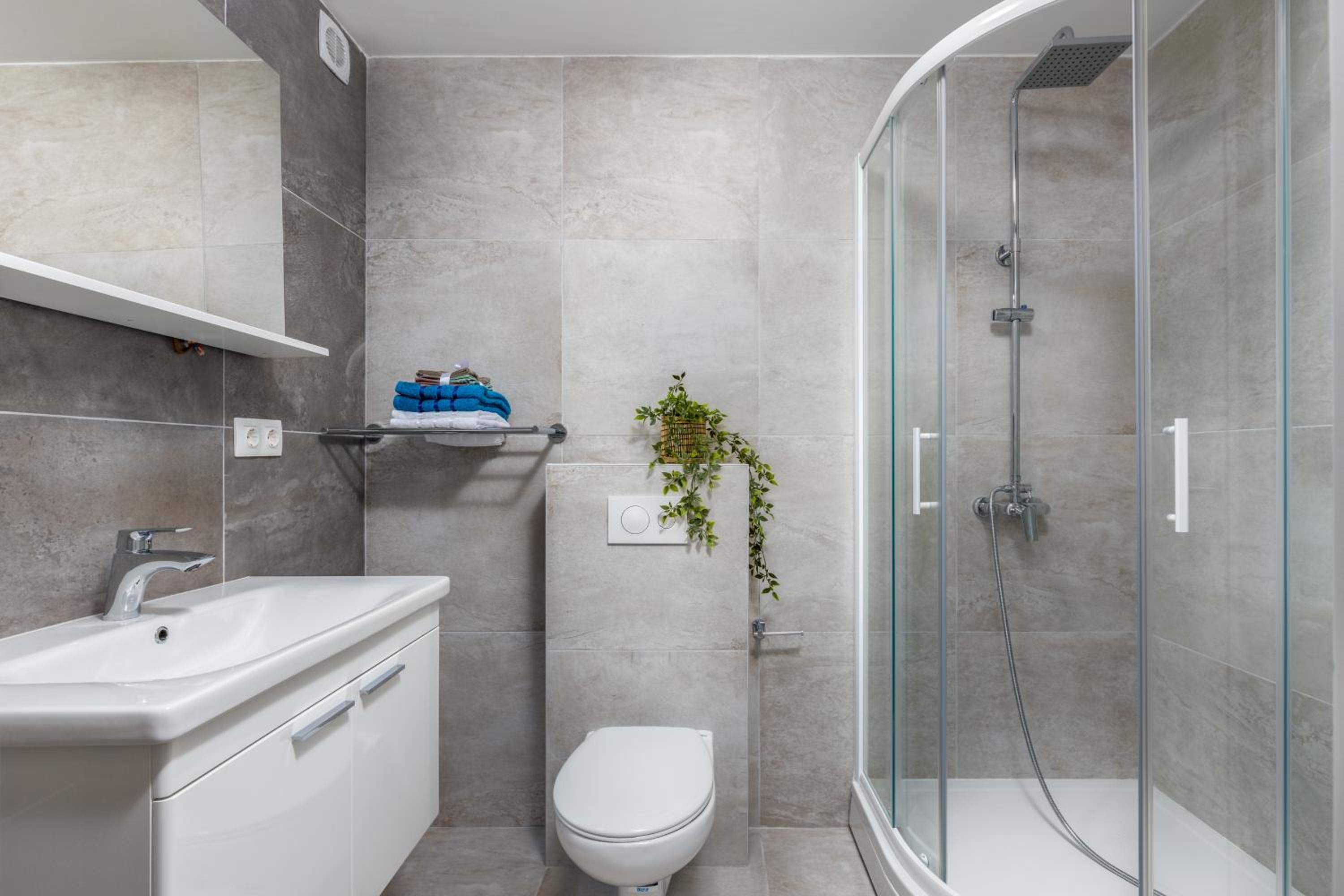 Three-Bedroom Premium Apartment - Photo 15