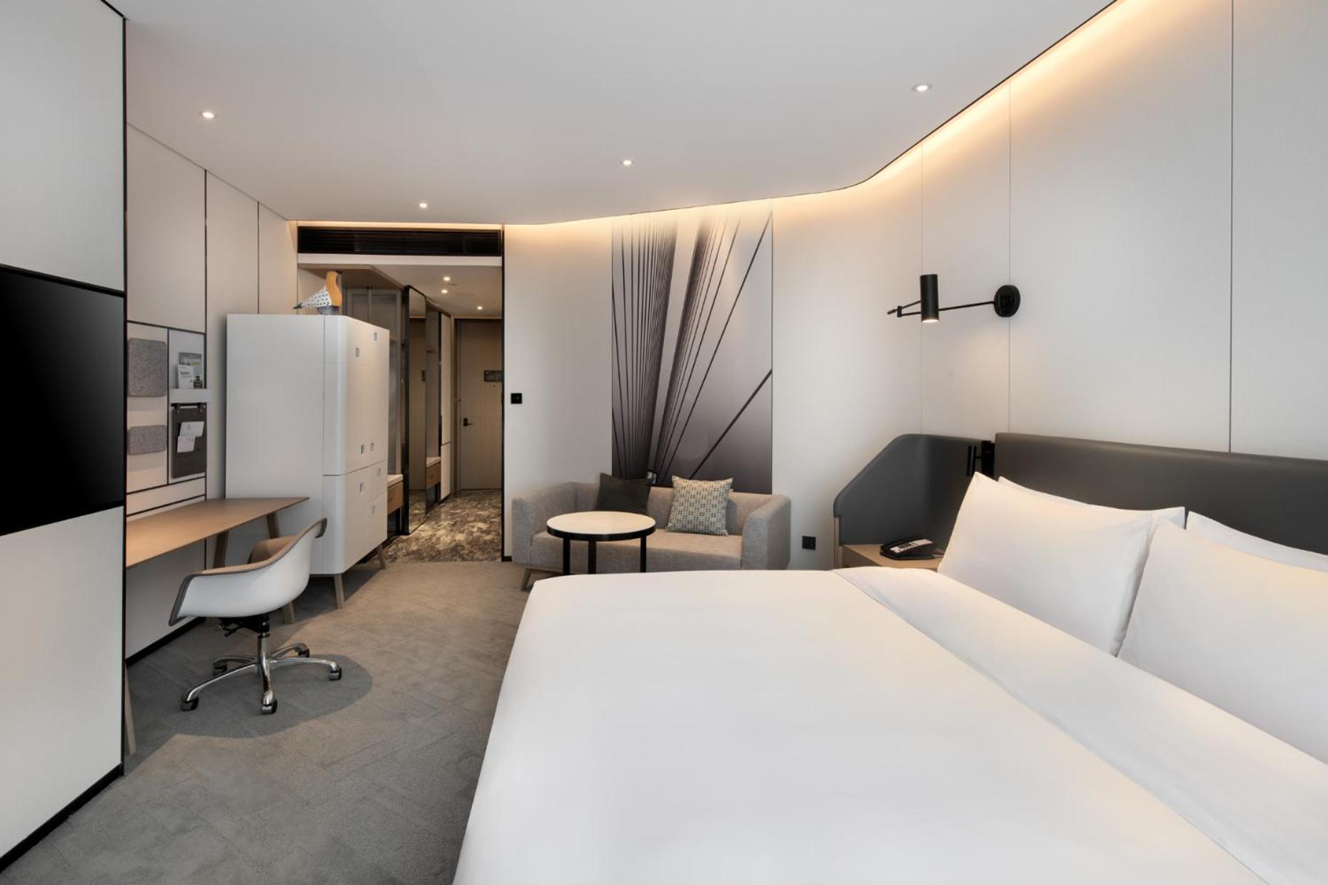 Standard King Room with River View - Photo 1