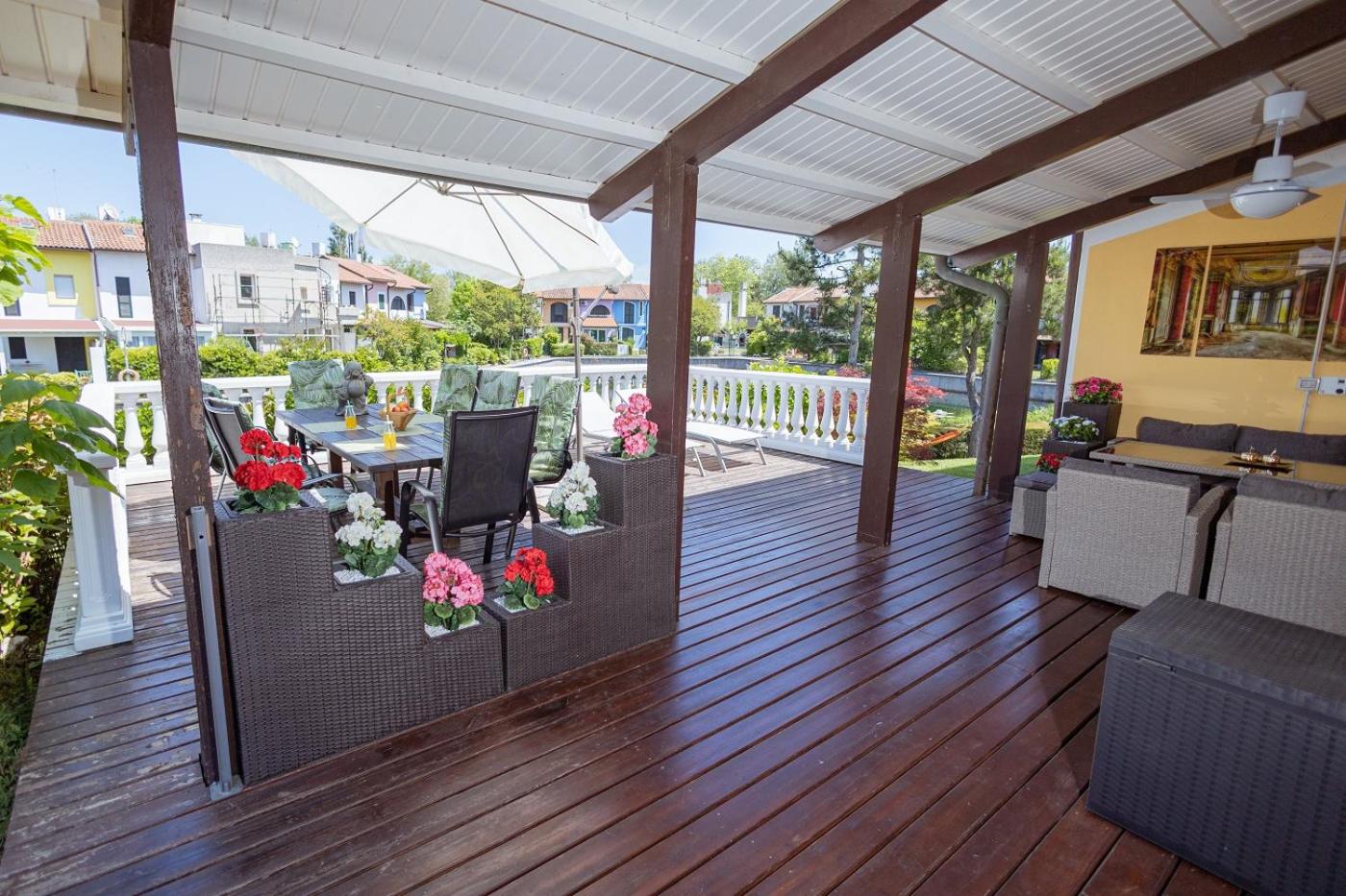 Villa photo 3