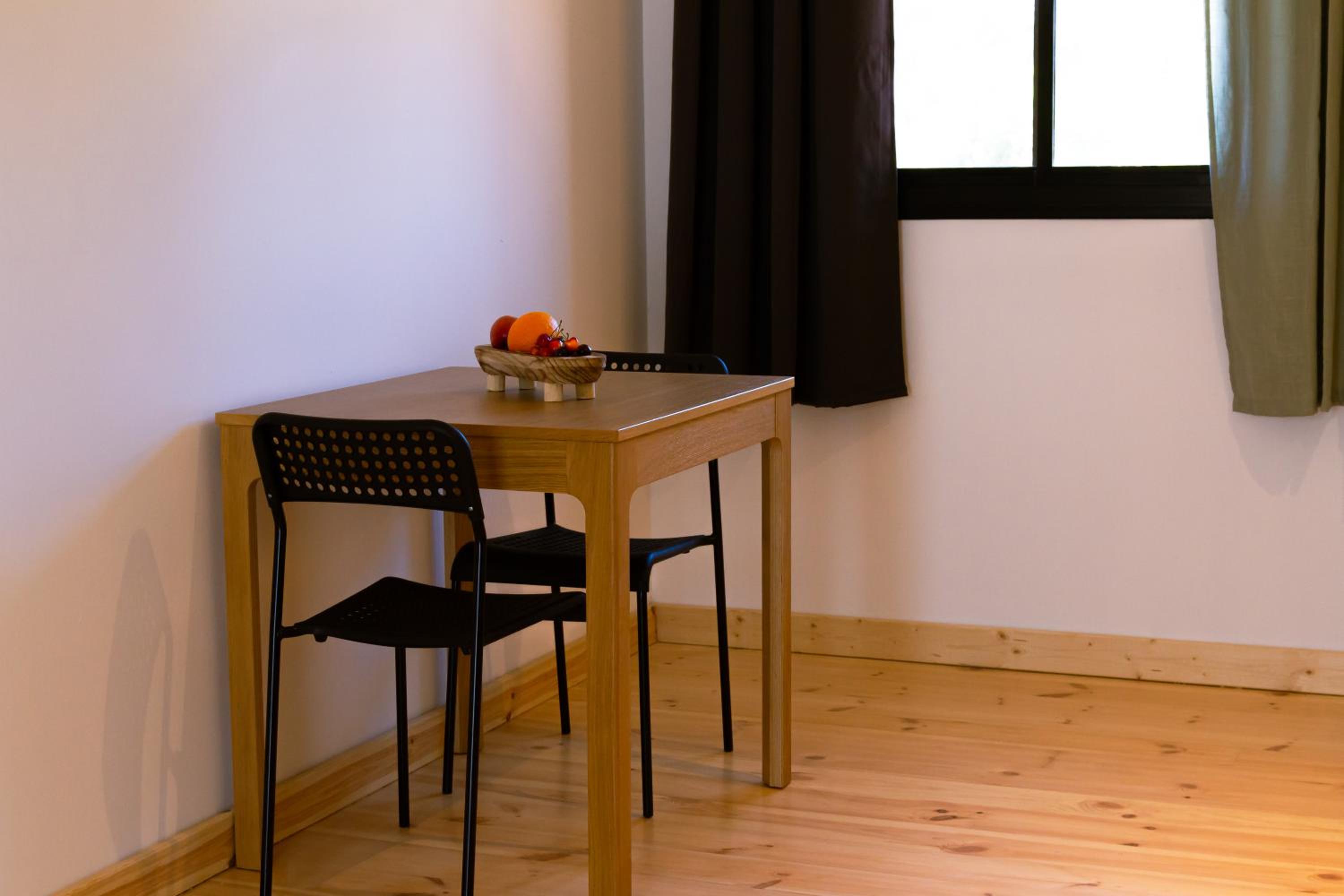 Large Double Room - Photo 4