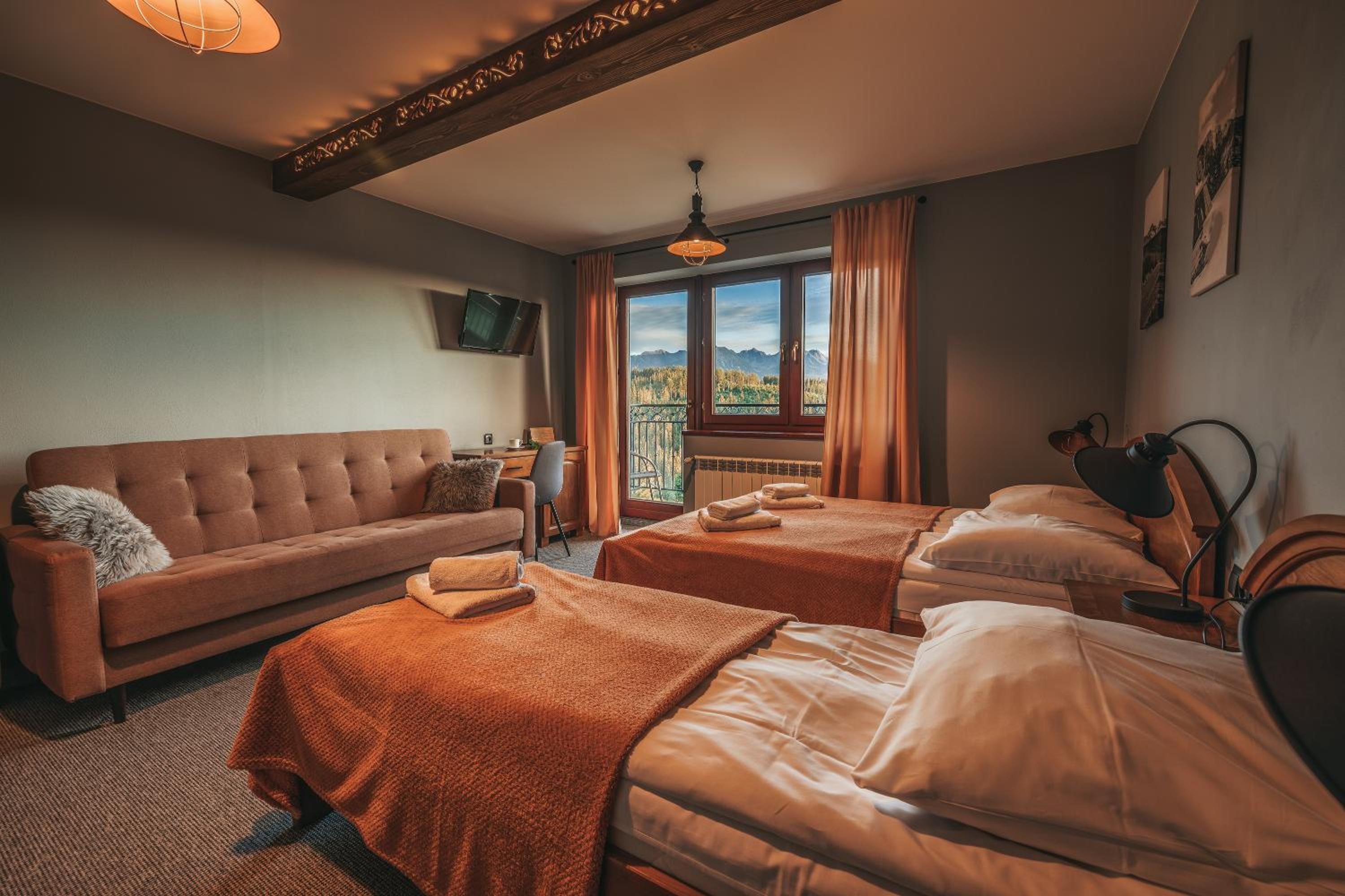 Quadruple Room with Balcony photo 3