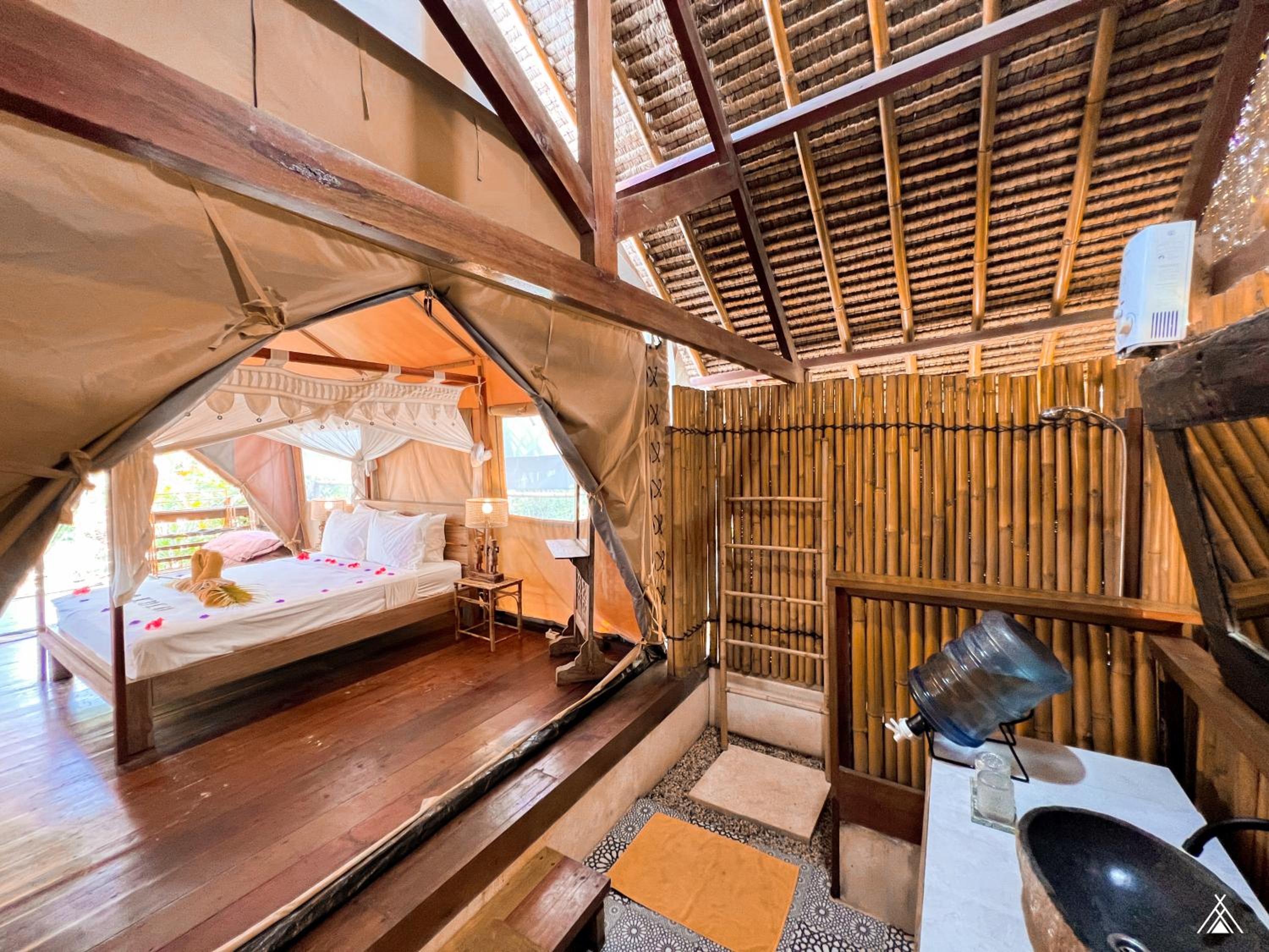 Luxury Glamping Tent - Photo 1