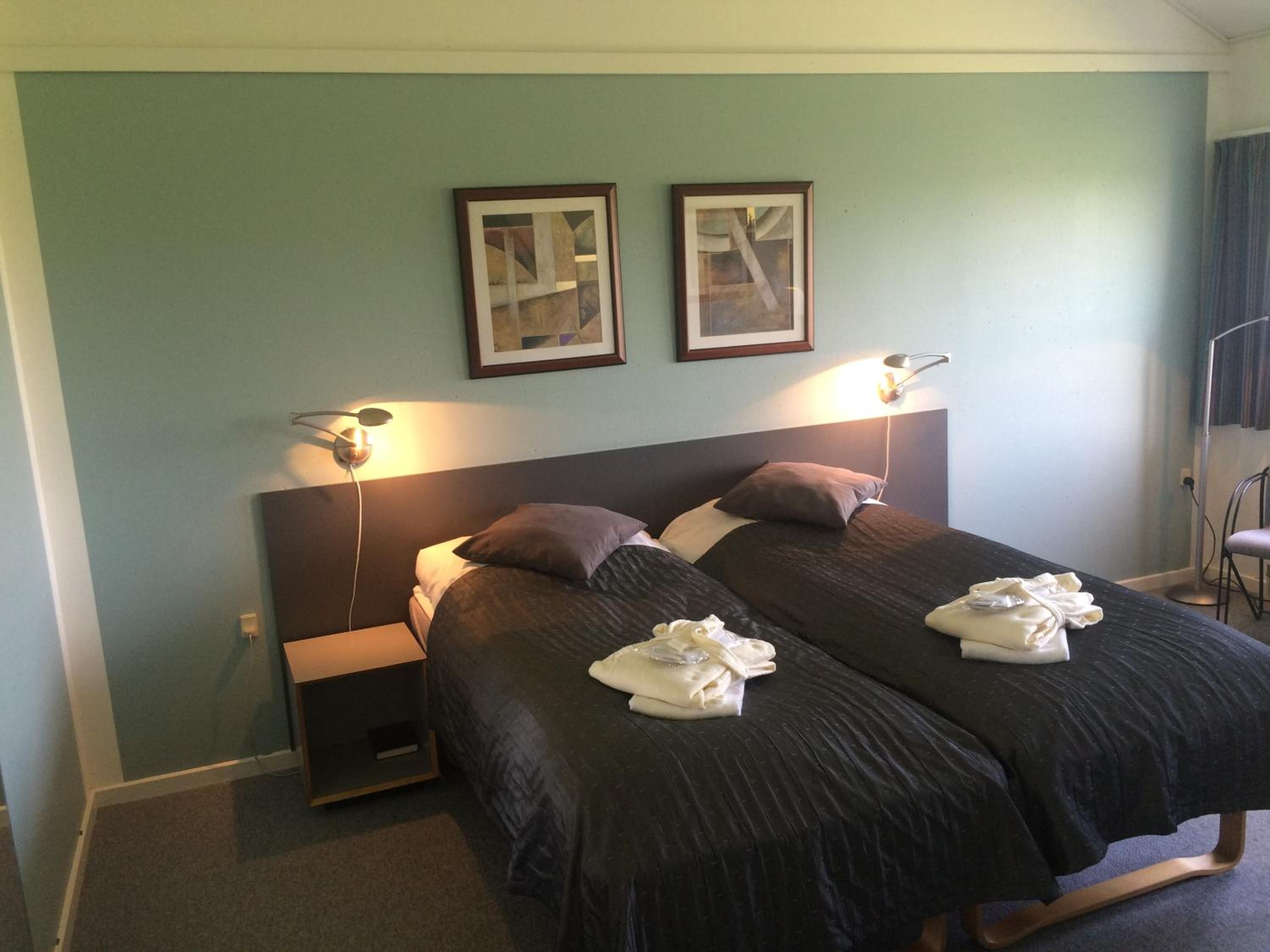 Twin room with Fjord View - Photo 3