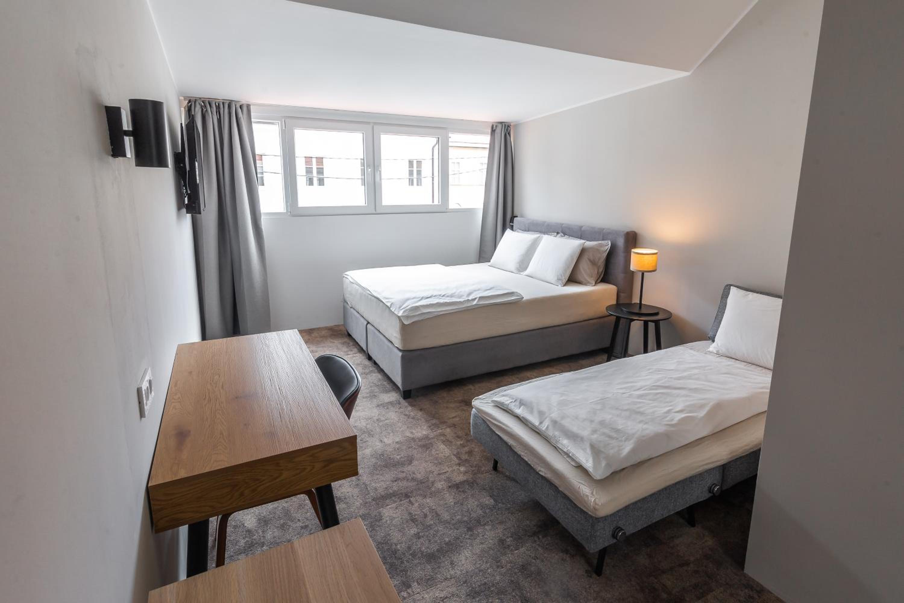 Double Room with Extra Bed - Photo 4