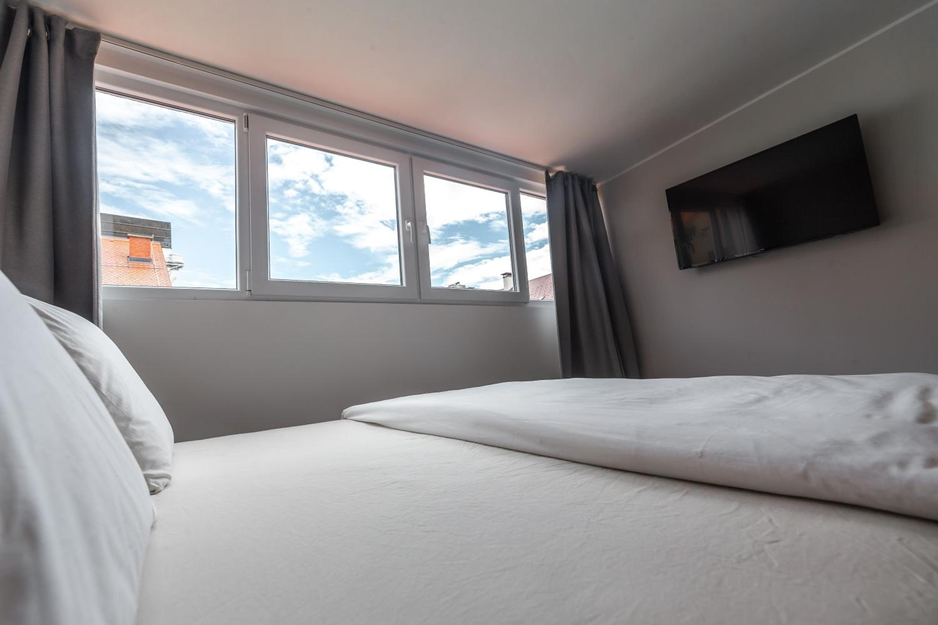 Double Room with Extra Bed - Photo 7