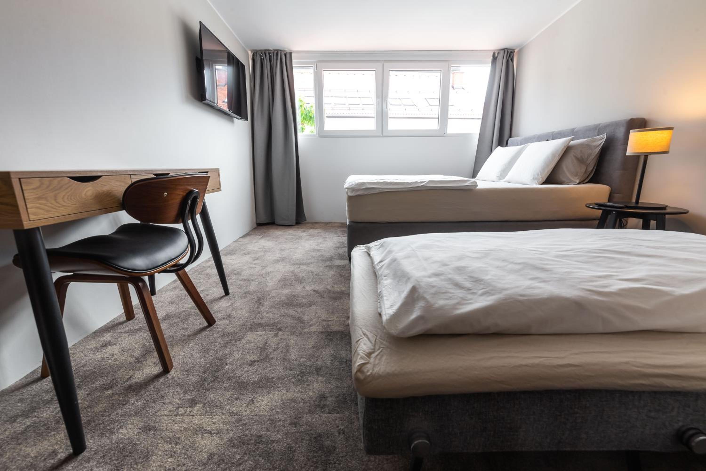 Double Room with Extra Bed - Photo 9