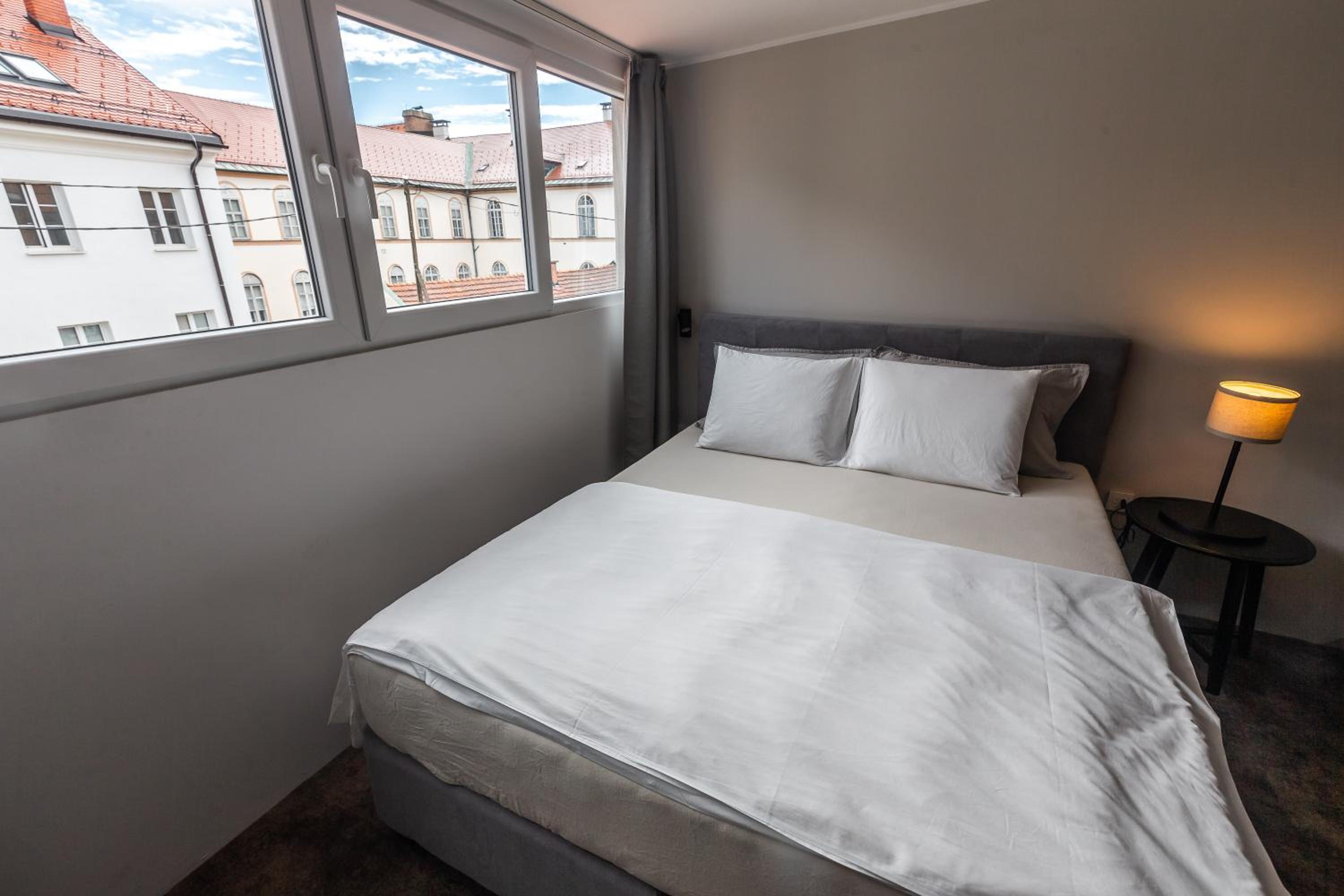 Double Room with Extra Bed - Photo 10