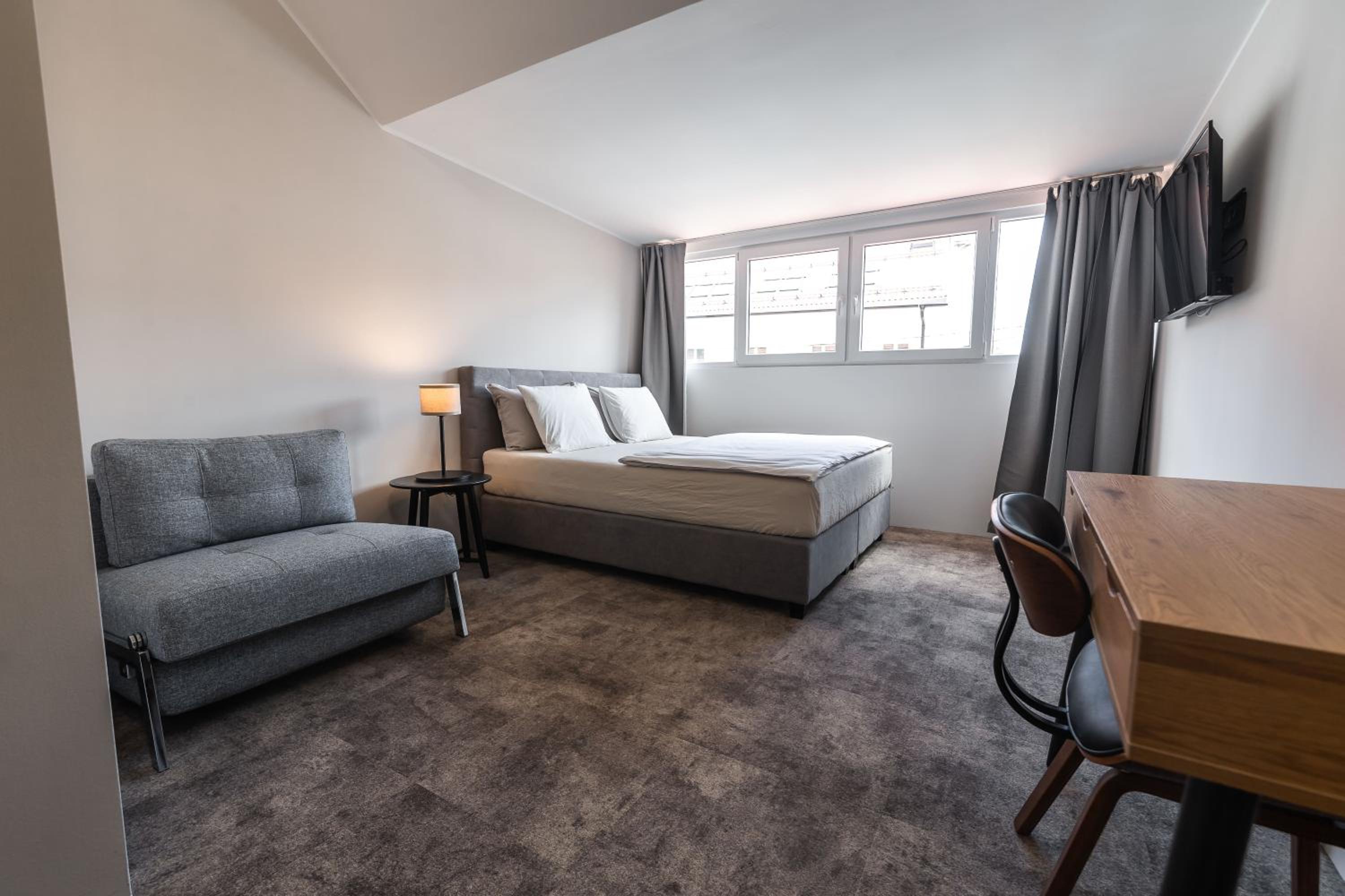 Double Room with Extra Bed - Photo 14
