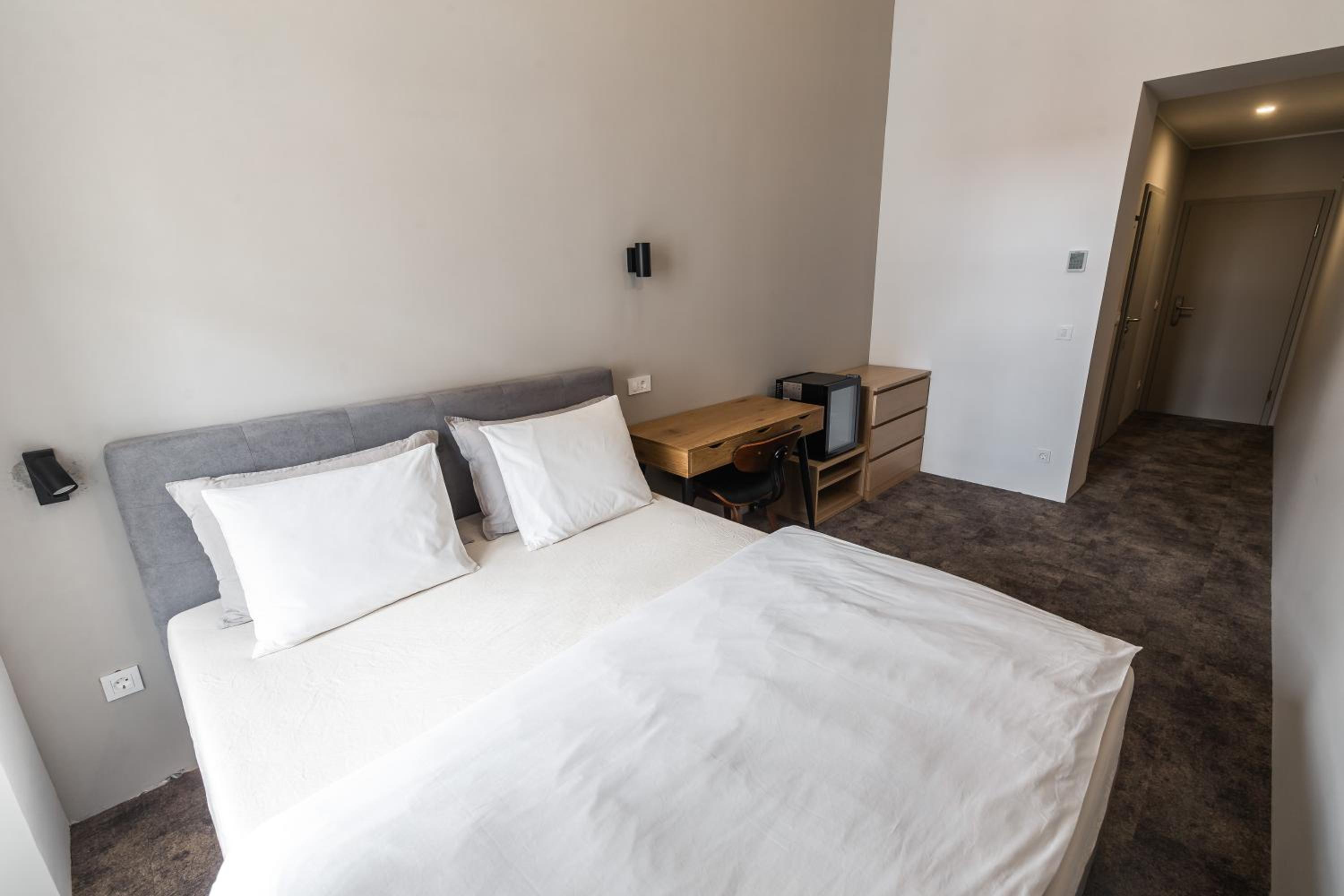 Economy Double Room - Photo 6
