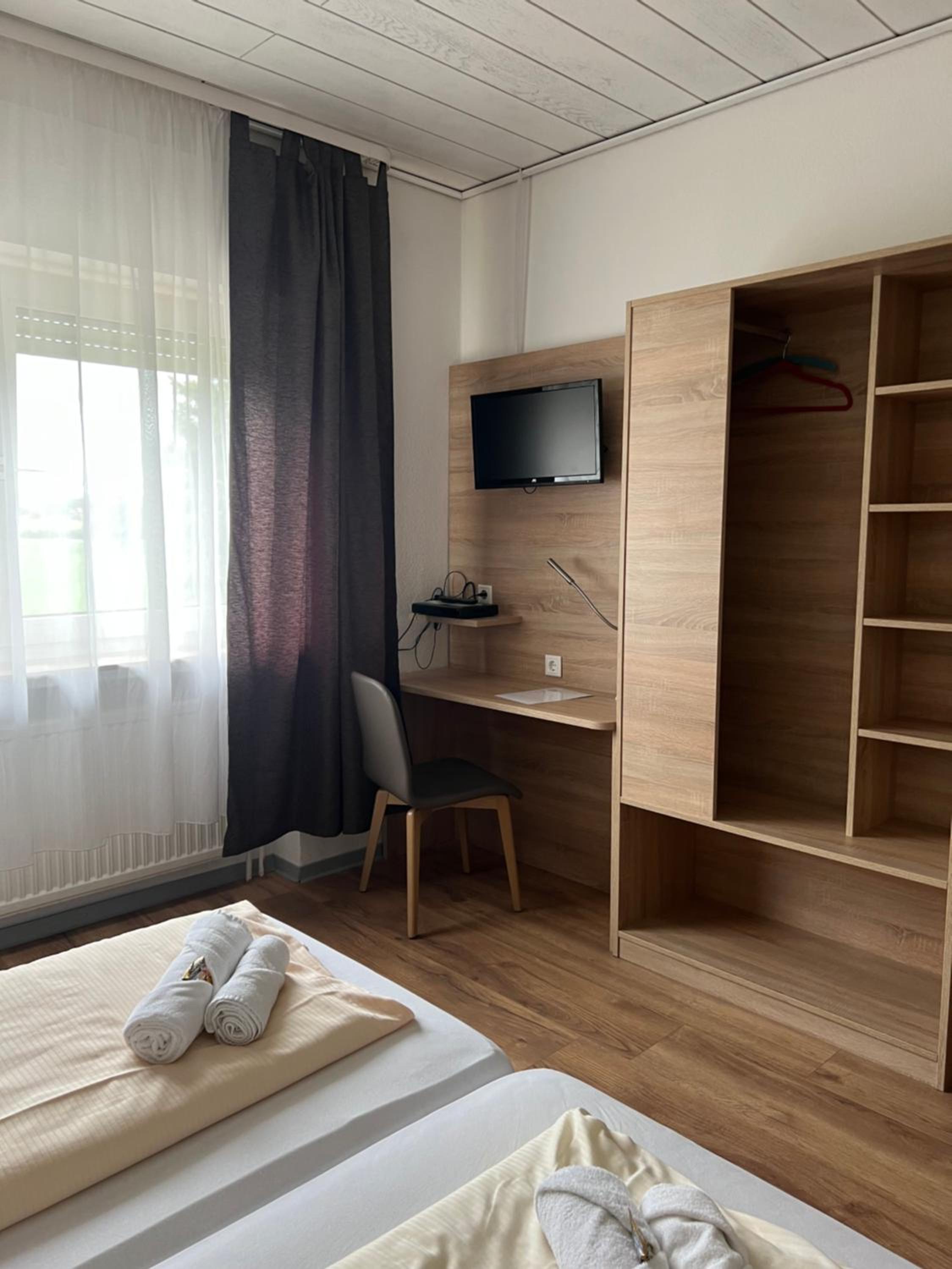 Double Room - Photo 2