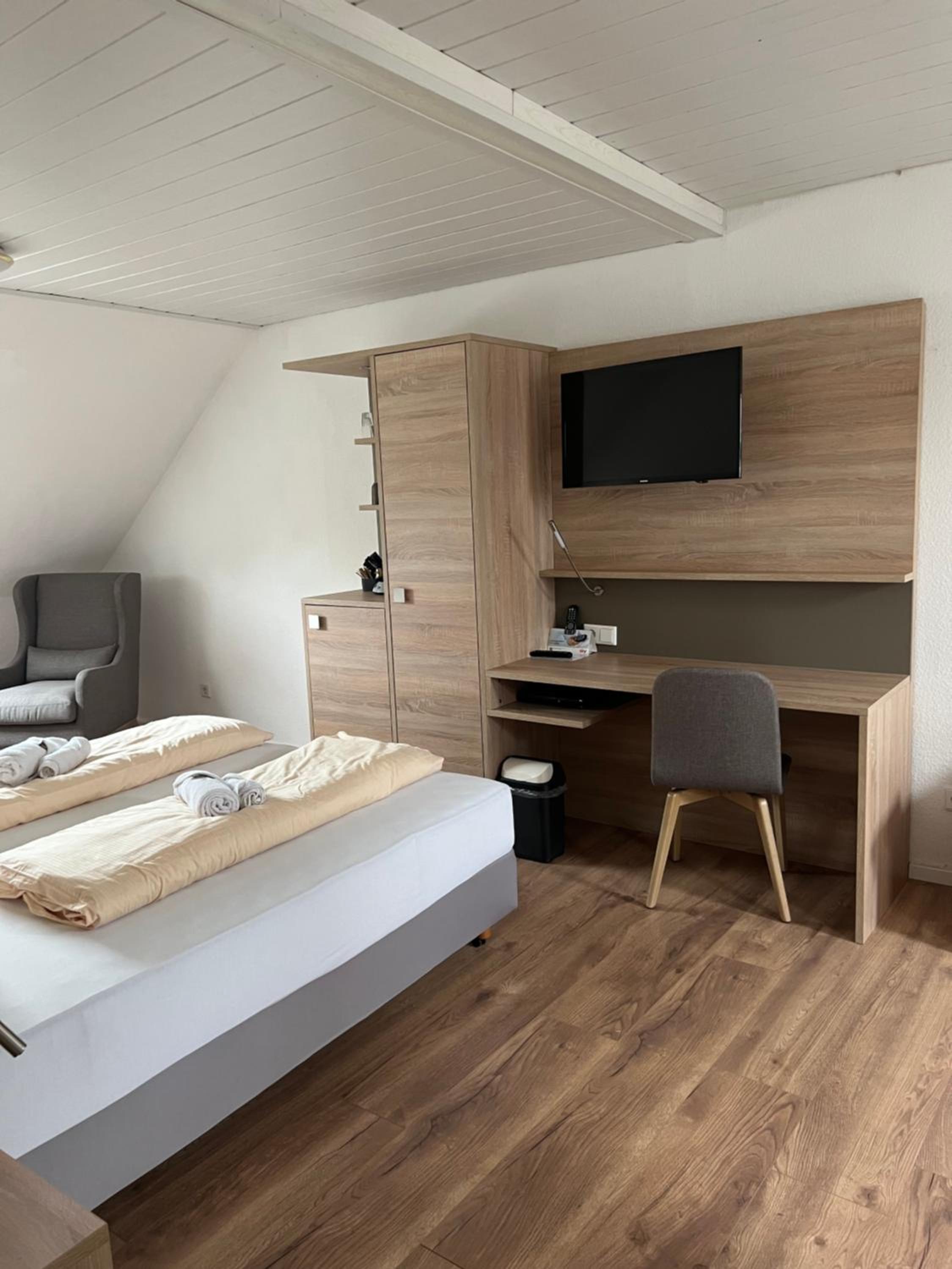 Double Room - Photo 3