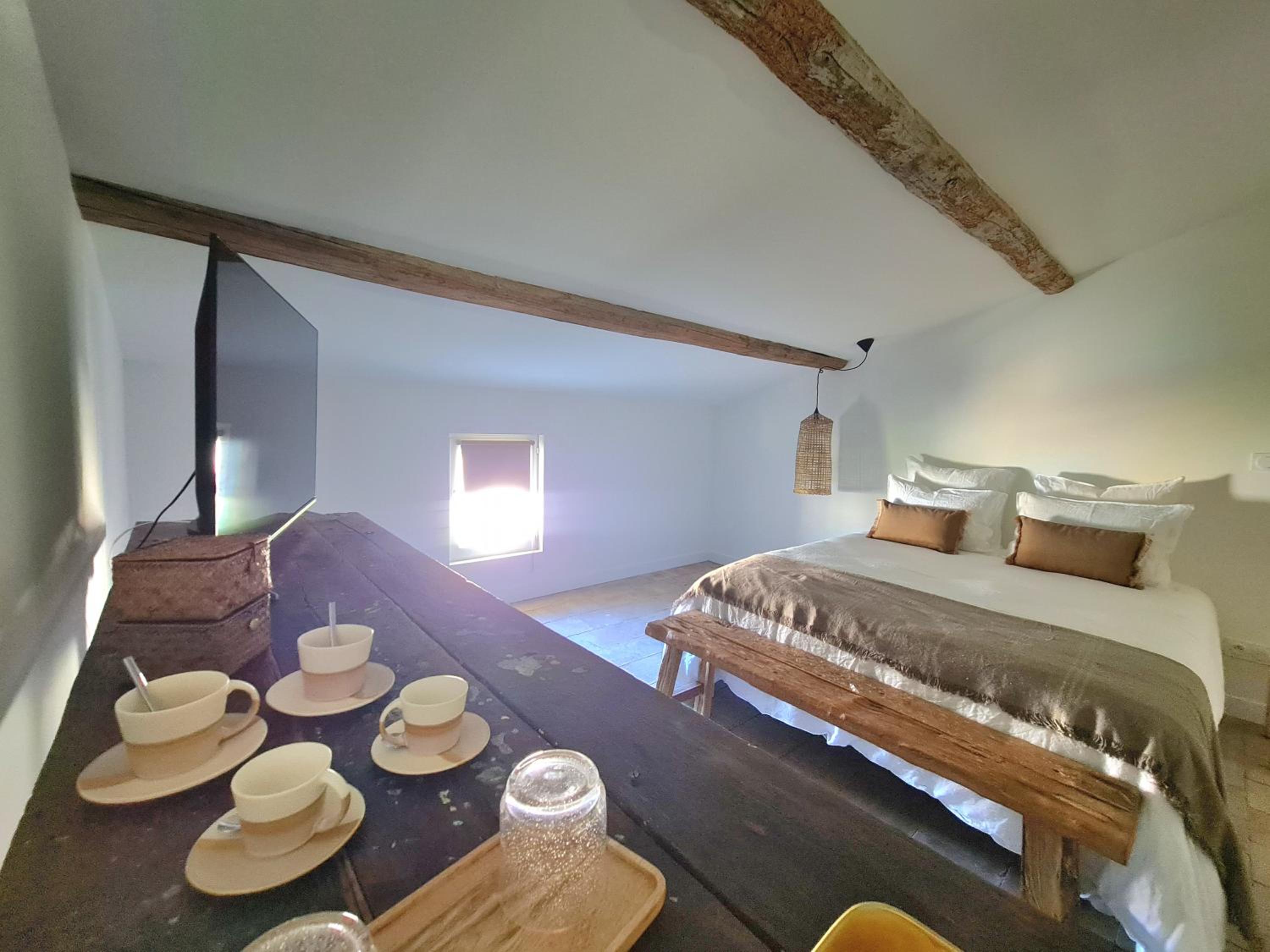 Superior Suite - Photo 15