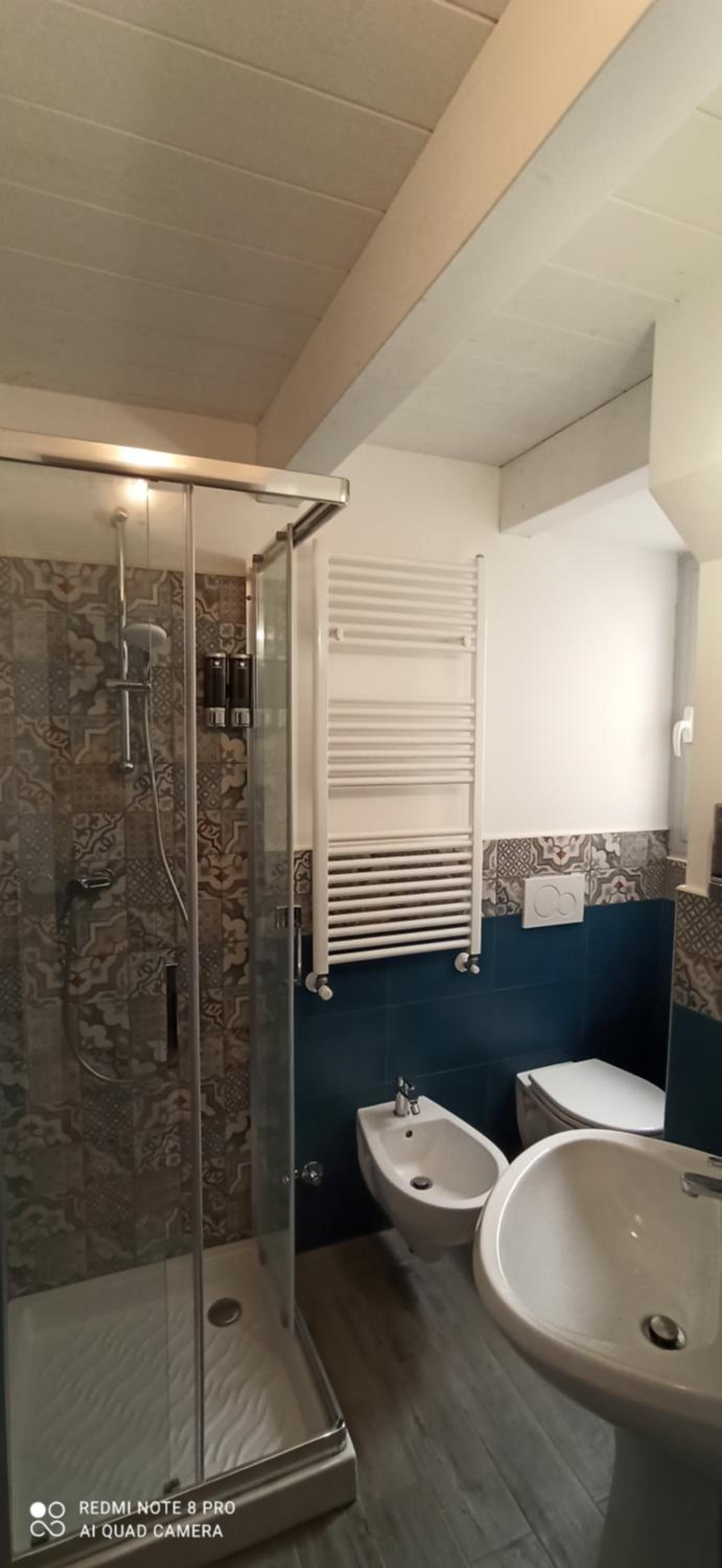 Quadruple Room with Bathroom - Photo 4