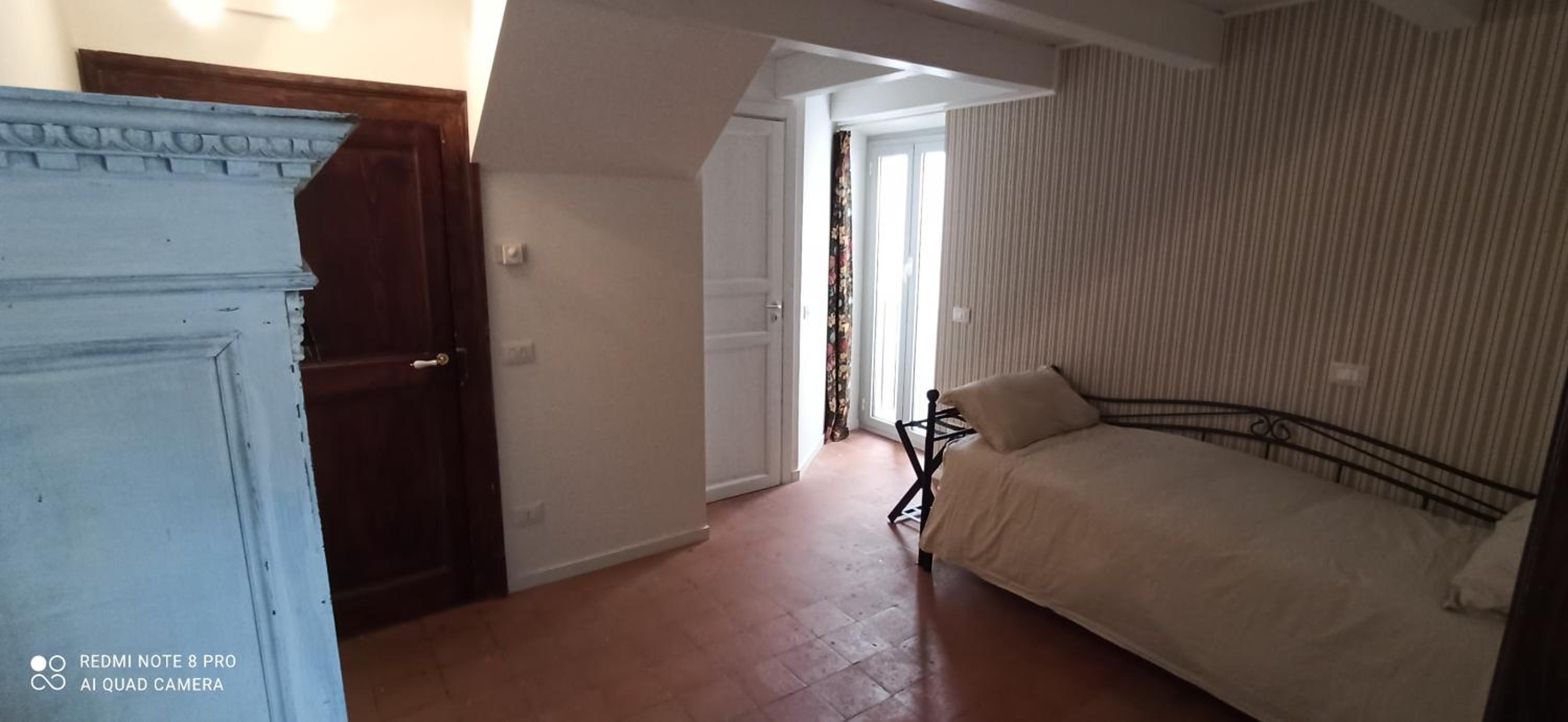 Quadruple Room with Bathroom - Photo 6
