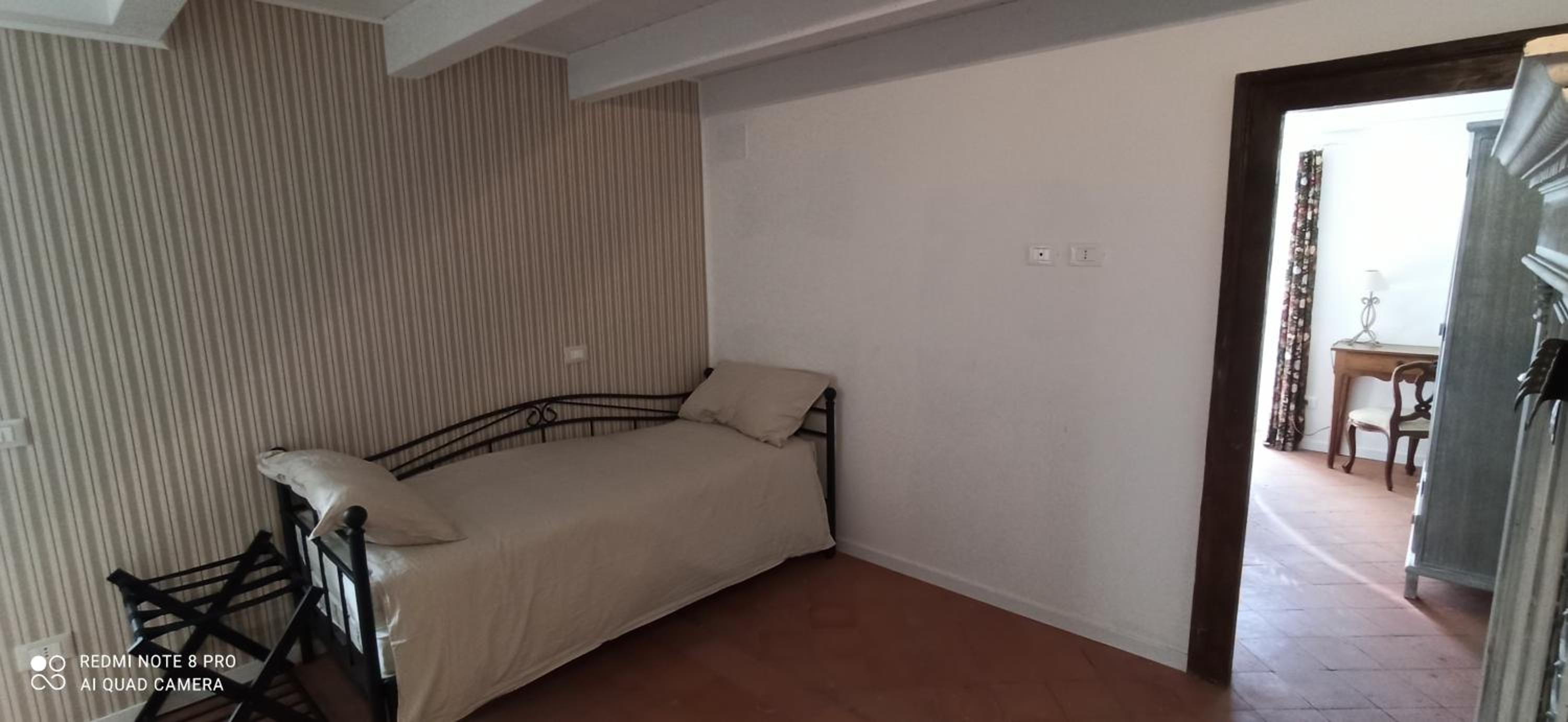 Quadruple Room with Bathroom - Photo 5